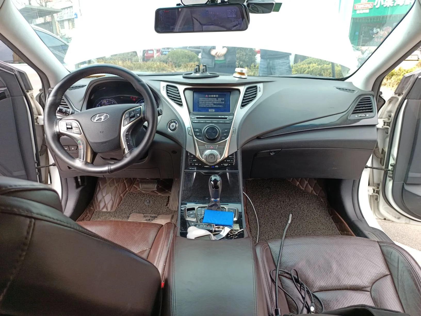 Hyundai Azera 2011 3.0L Flagship Edition — миниатюра 10