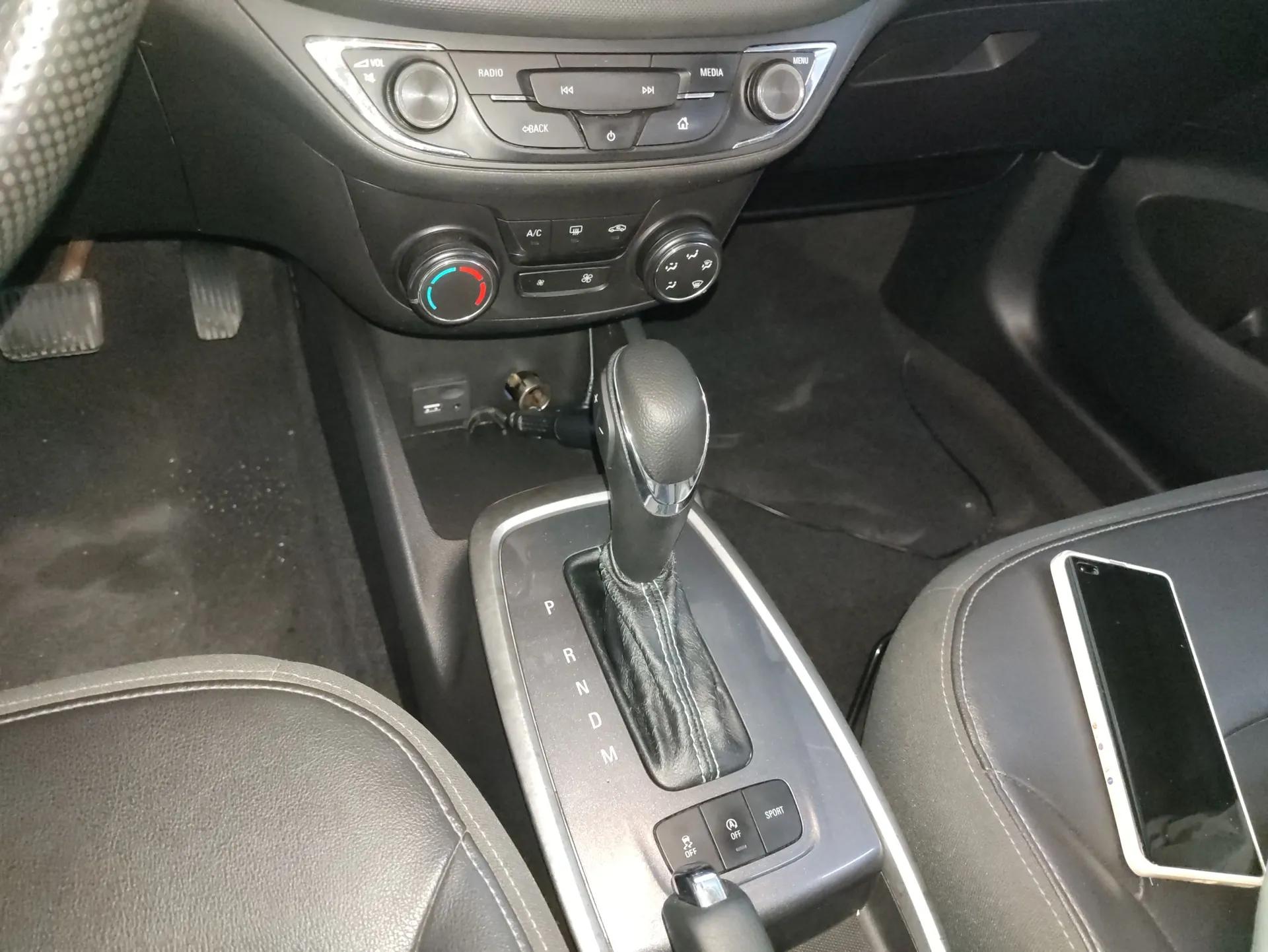 Chevrolet Lova RV 2016 1.5L Automatic FunDrive Edition — миниатюра 16
