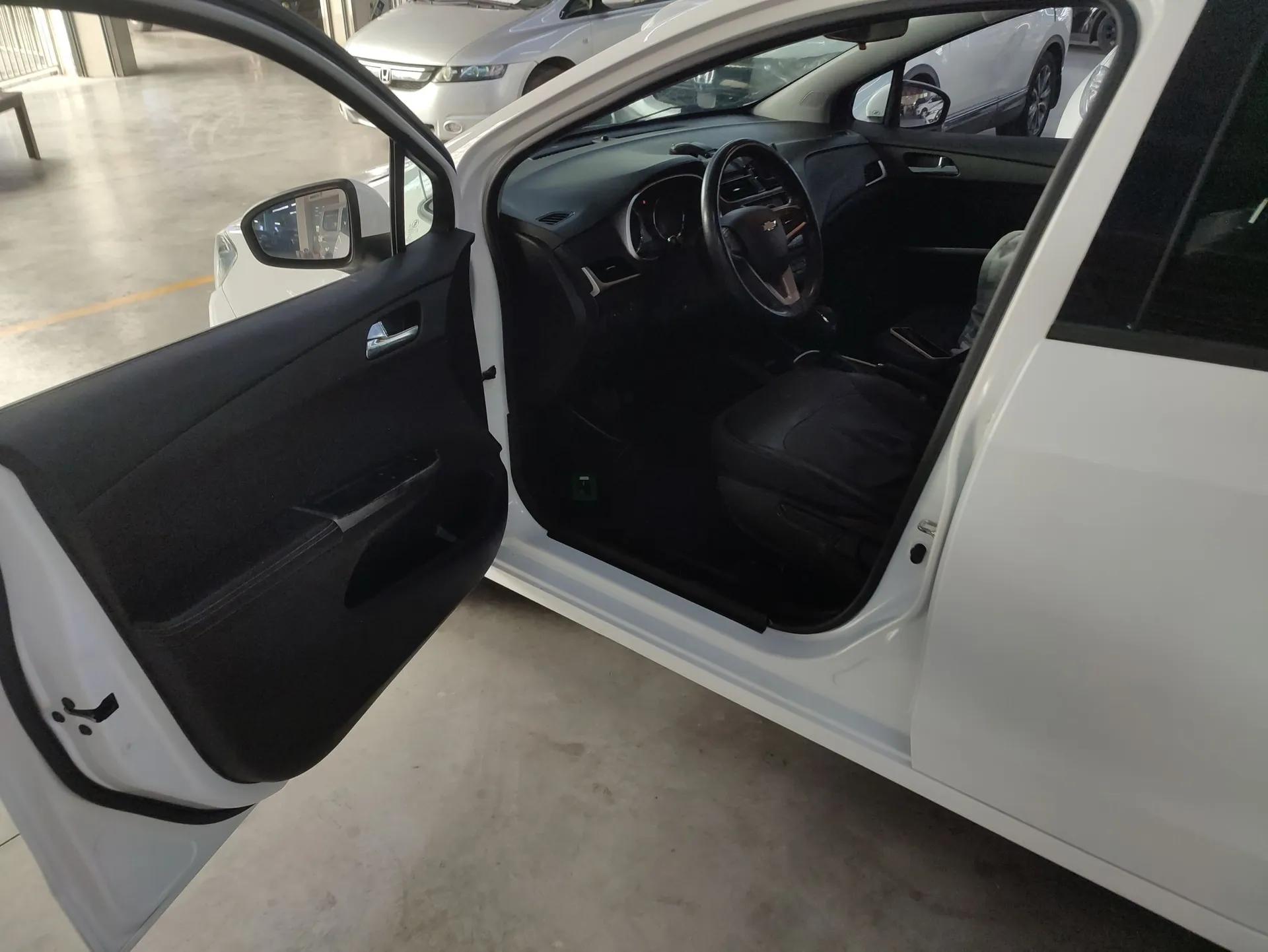Chevrolet Lova RV 2016 1.5L Automatic FunDrive Edition — миниатюра 18