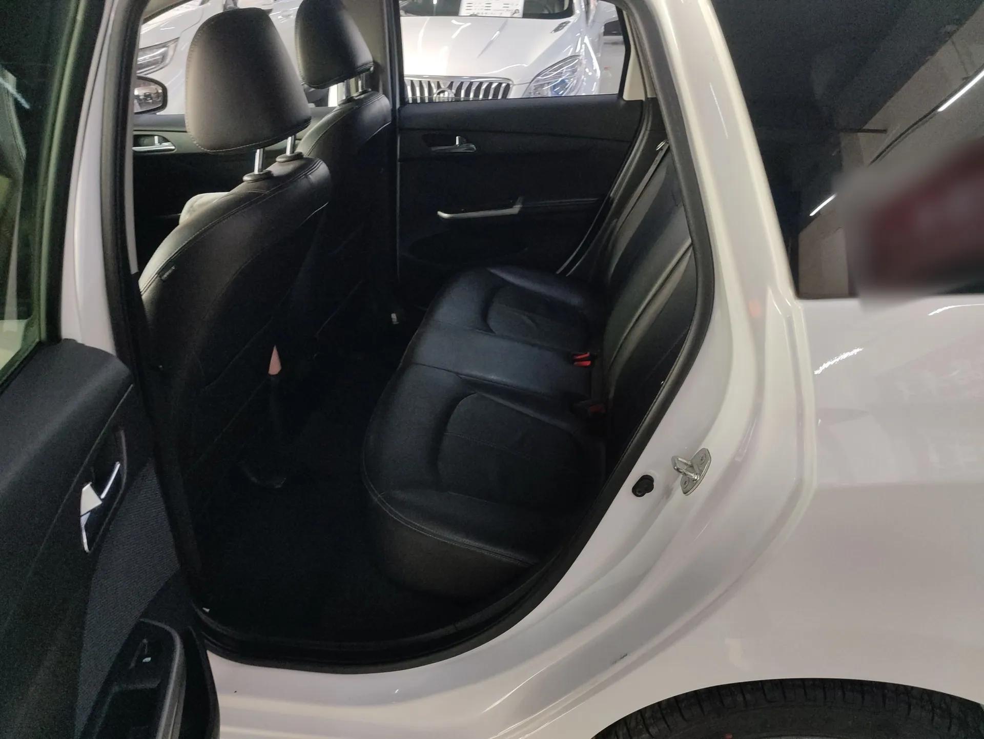 Chevrolet Lova RV 2016 1.5L Automatic FunDrive Edition — миниатюра 19