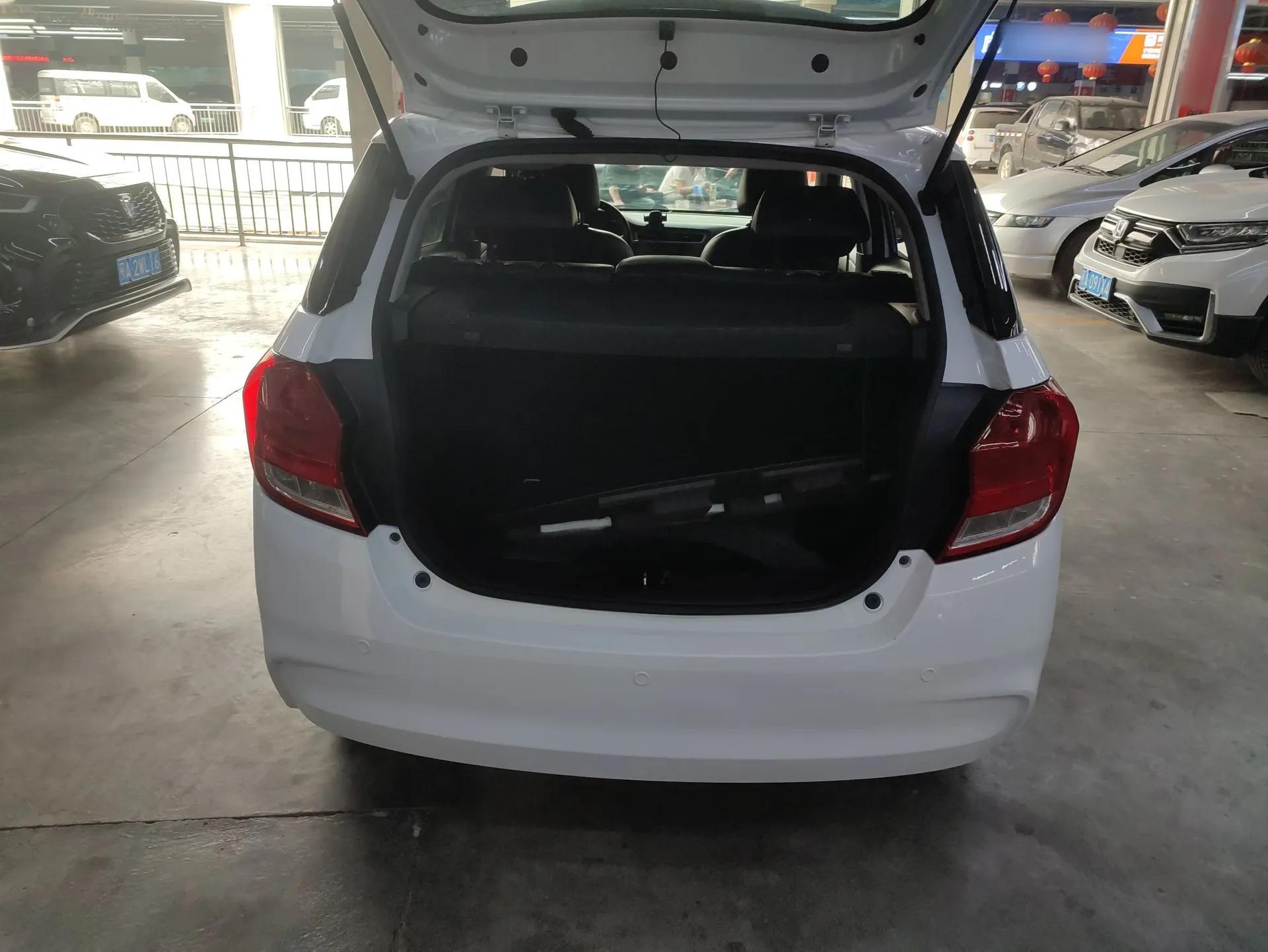 Chevrolet Lova RV 2016 1.5L Automatic FunDrive Edition — миниатюра 21