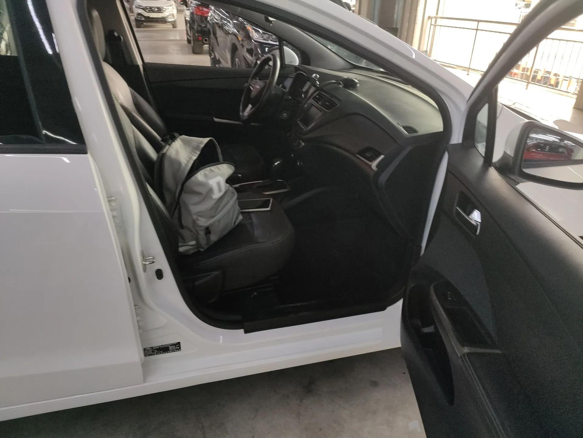 Chevrolet Lova RV 2016 1.5L Automatic FunDrive Edition — миниатюра 23