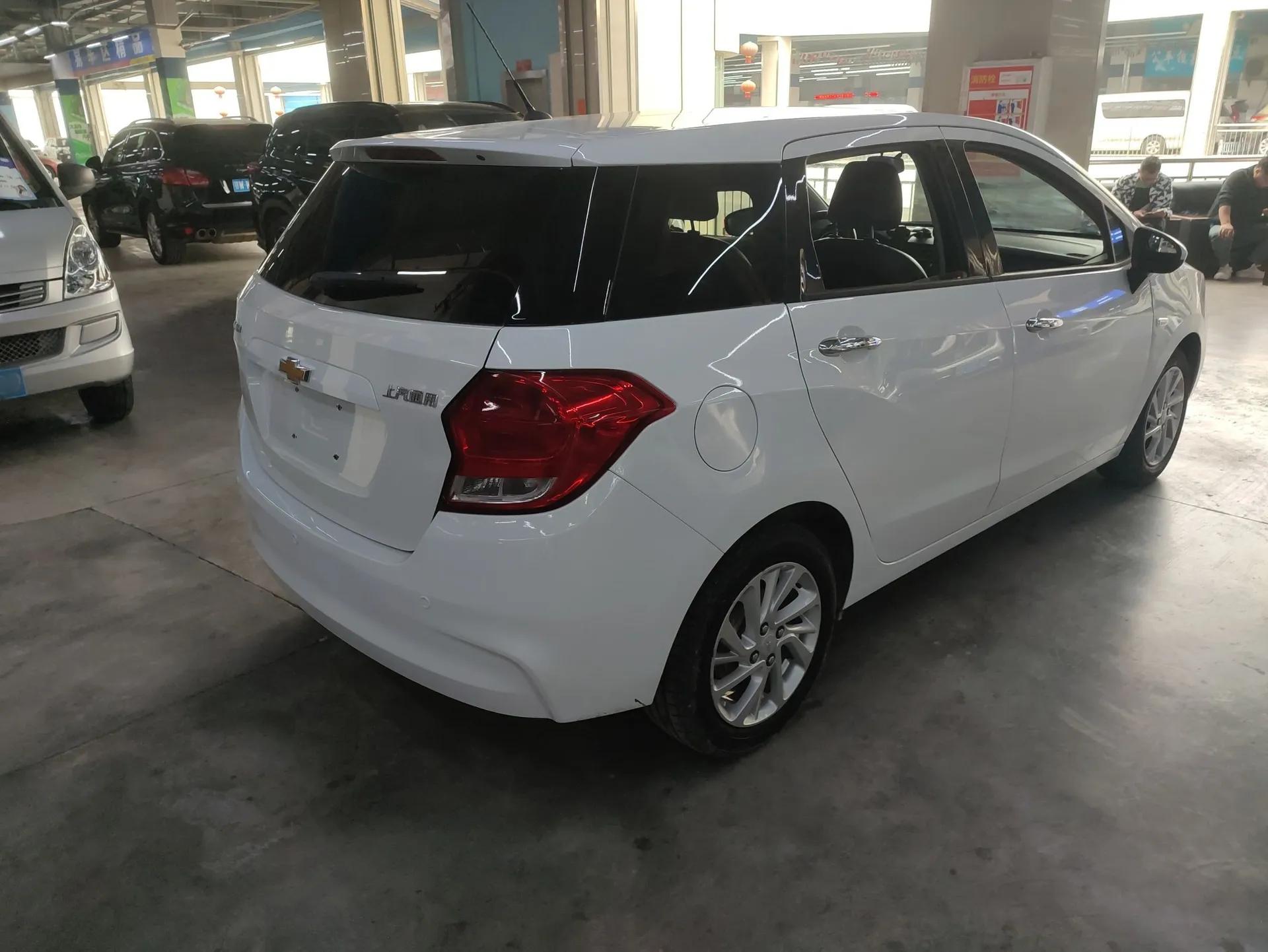 Chevrolet Lova RV 2016 1.5L Automatic FunDrive Edition — миниатюра 4