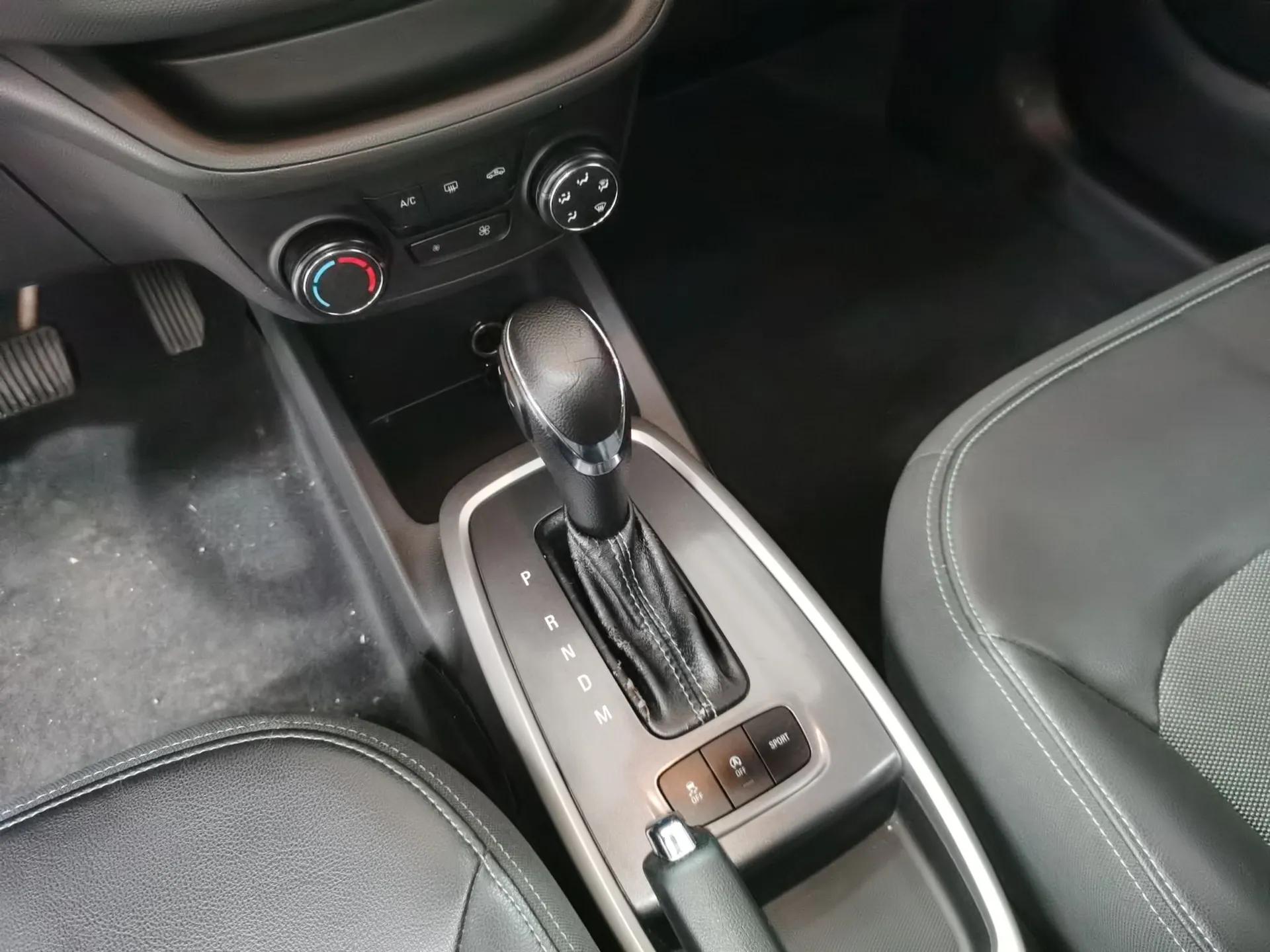 Chevrolet Lova RV 2016 1.5L Automatic Smart Drive Edition — миниатюра 16