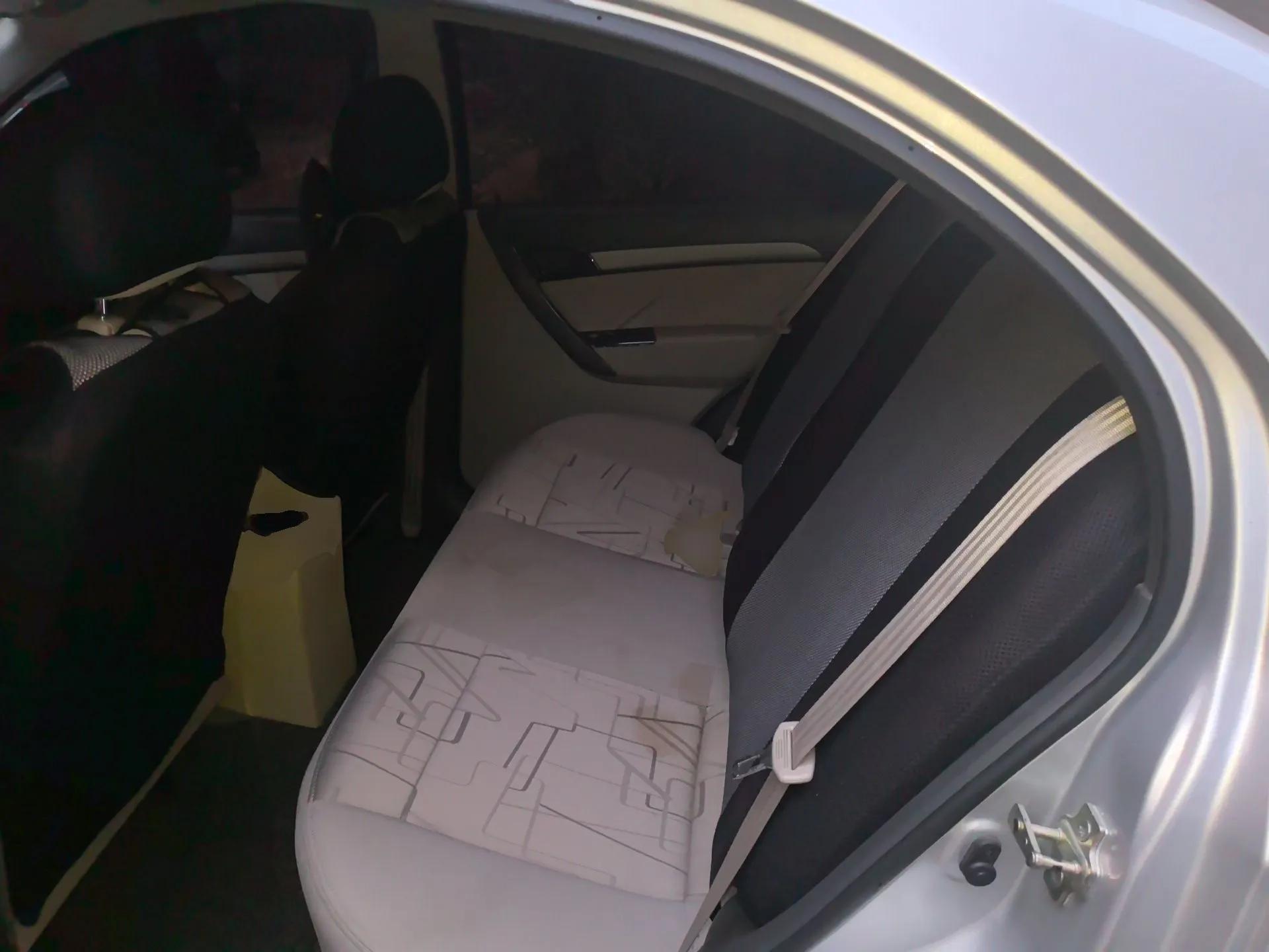 Chevrolet Lova 2010 1.4 AT Fashion Edition — миниатюра 18