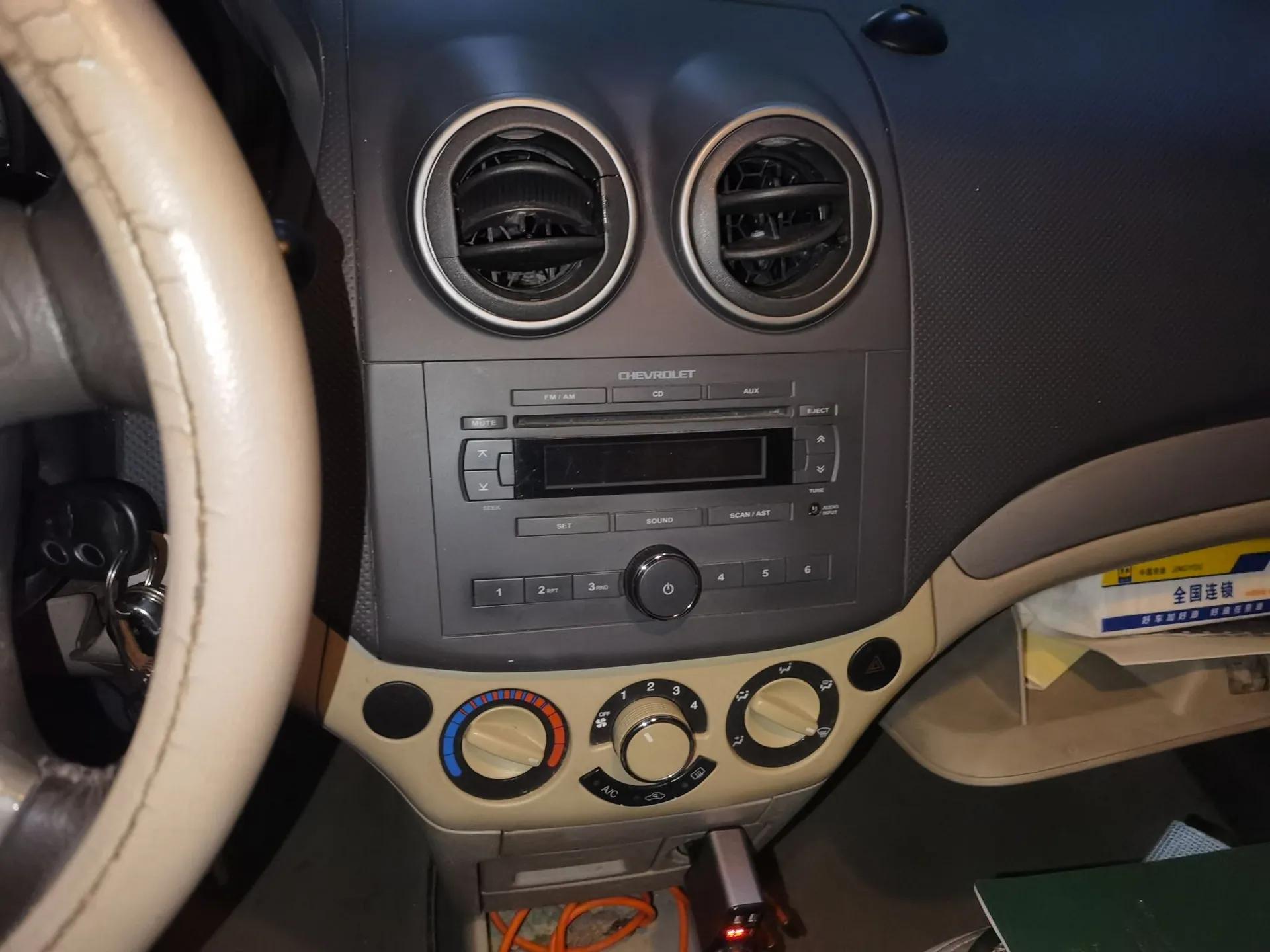 Chevrolet Lova 2010 1.6MT Dynamic Edition — миниатюра 14