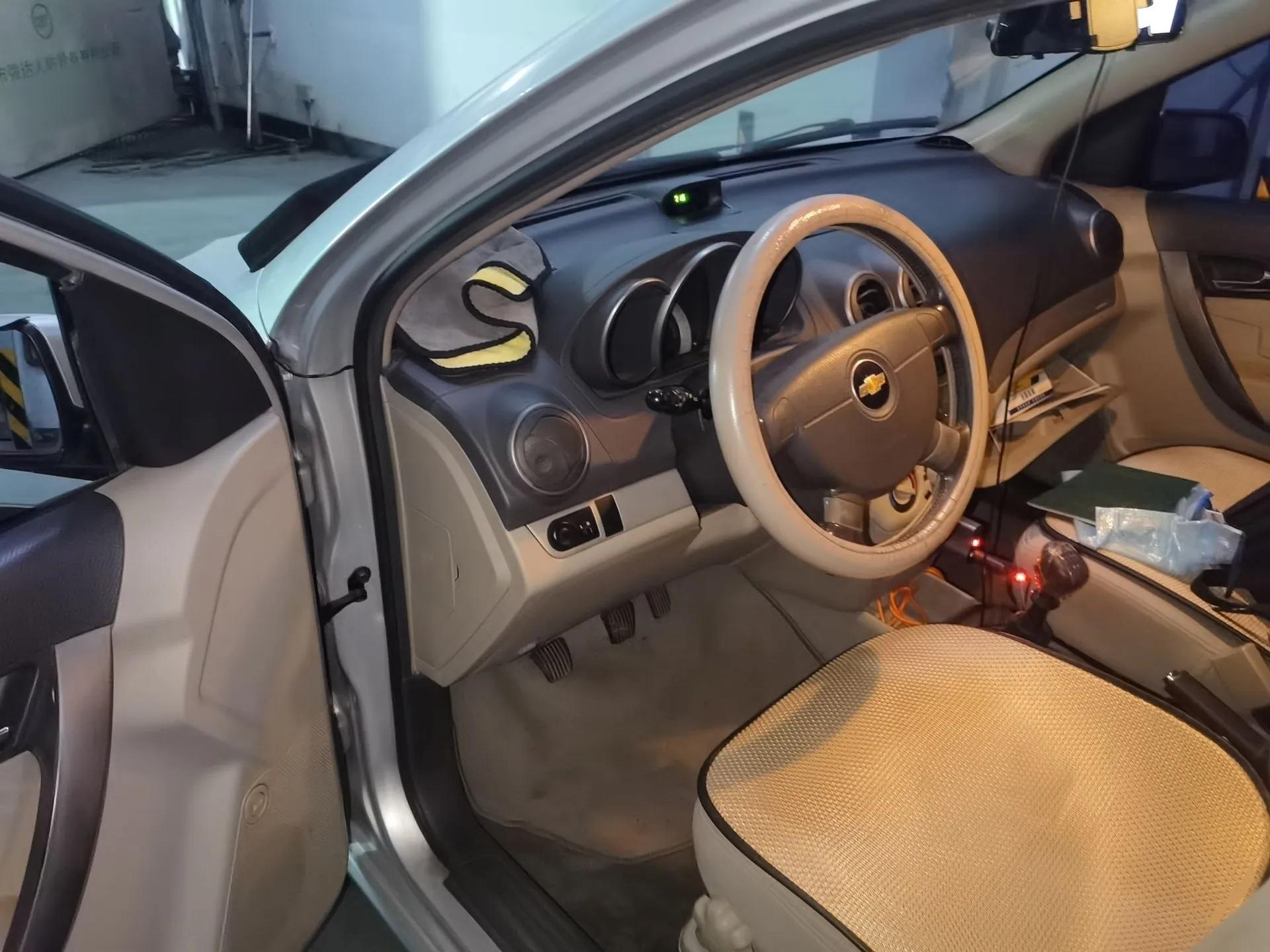Chevrolet Lova 2010 1.6MT Dynamic Edition — миниатюра 17