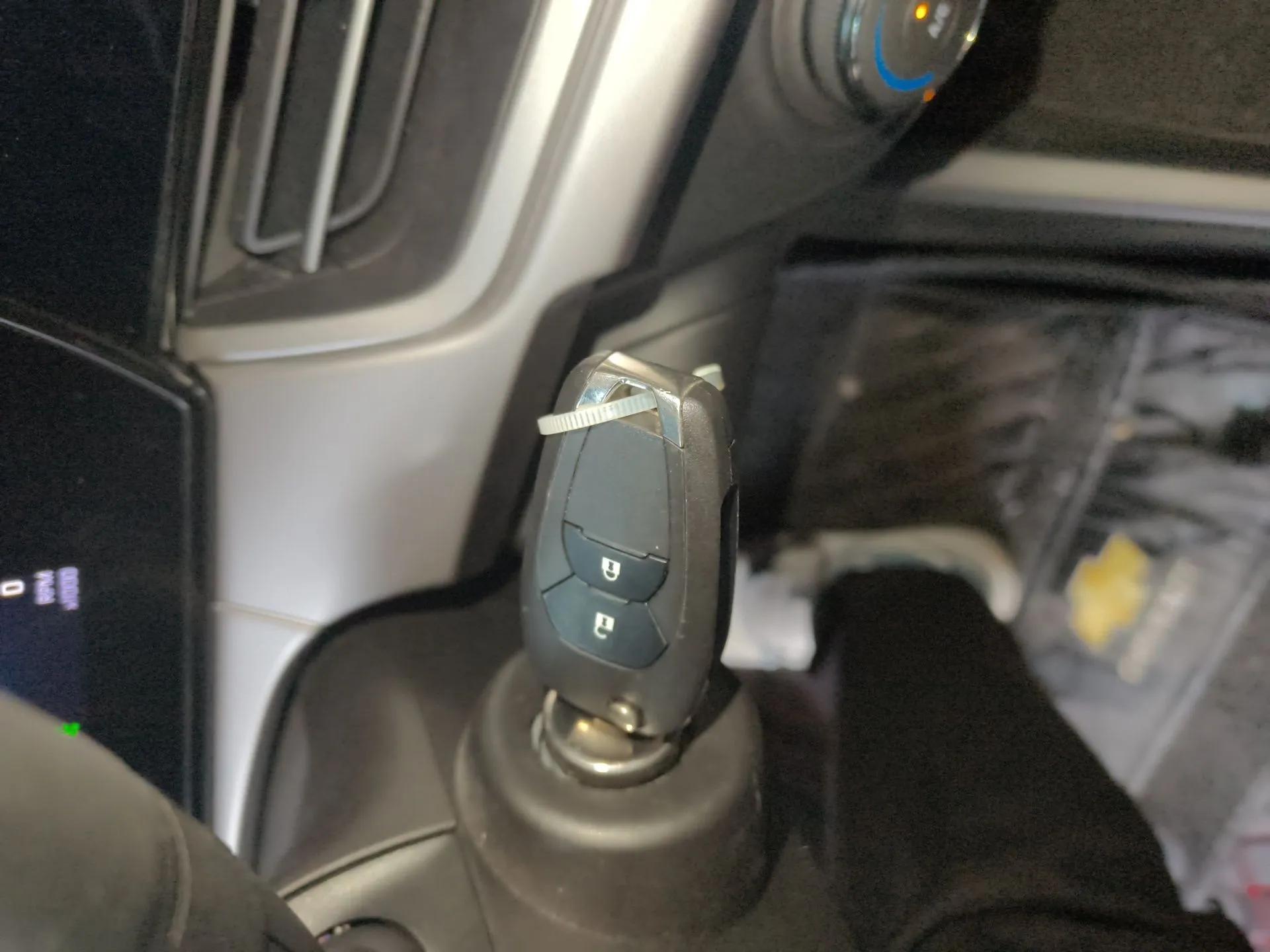 Chevrolet Seeker 2022 1.5T CVT Trend-Setting Edition — миниатюра 12
