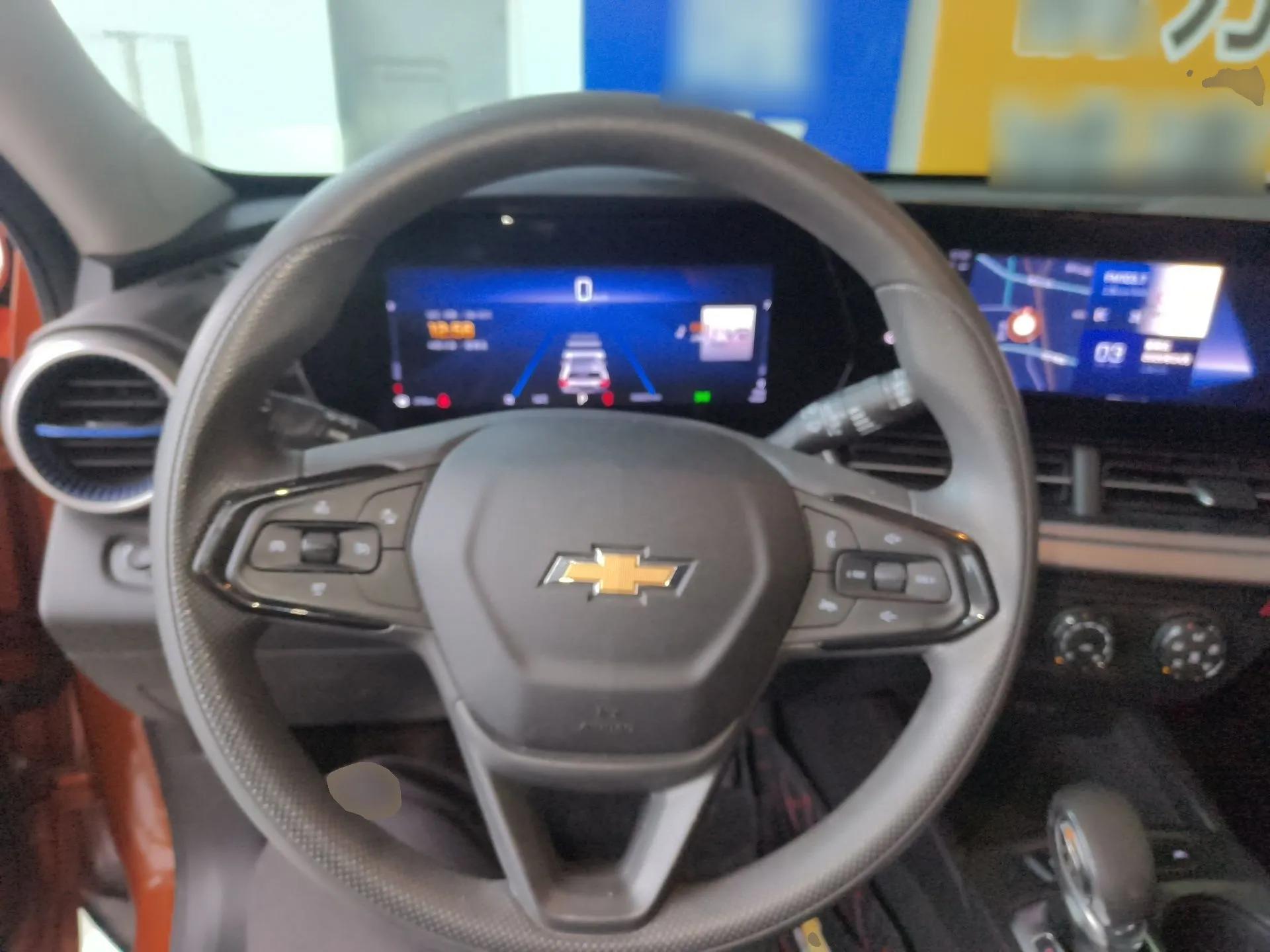 Chevrolet Seeker 2022 1.5T CVT Trend-Setting Edition — миниатюра 14