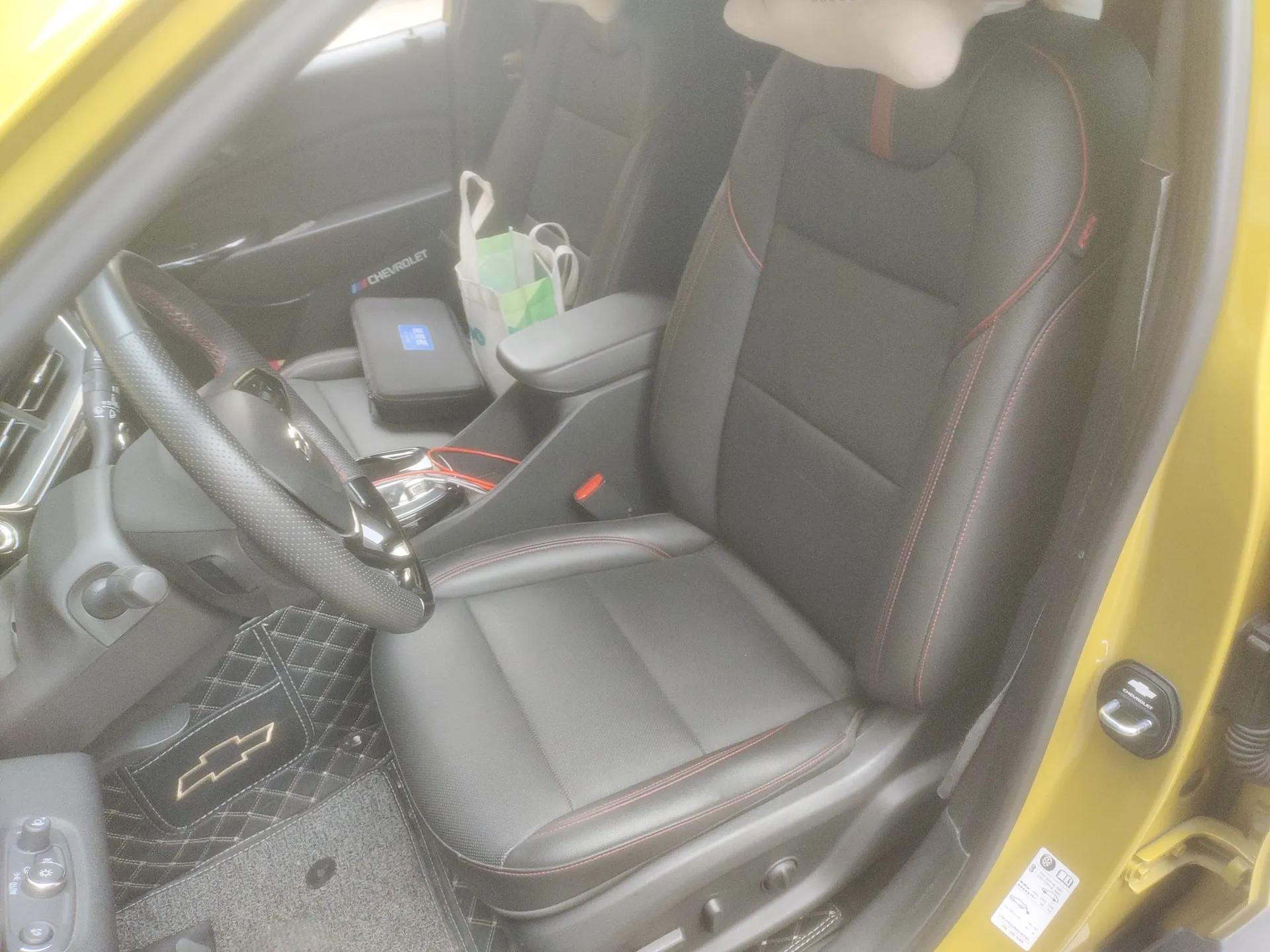 Chevrolet Seeker 2022 1.5T CVT RS Honeycomb Edition — миниатюра 16
