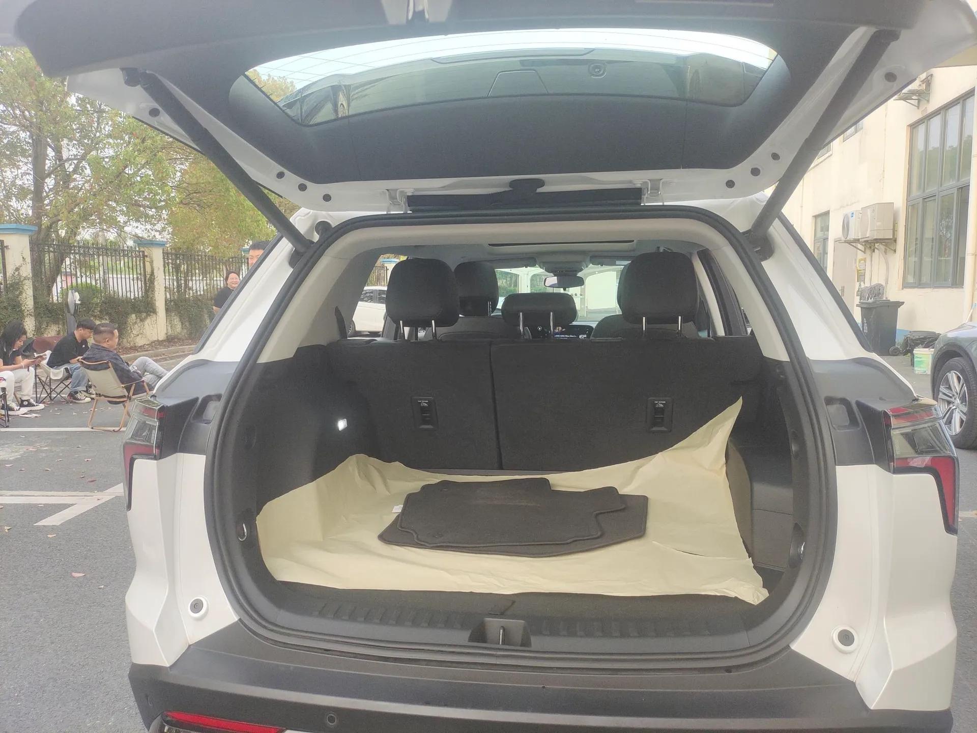 Chevrolet Equinox Plus 2024 102km RS Ultimate Edition — миниатюра 22