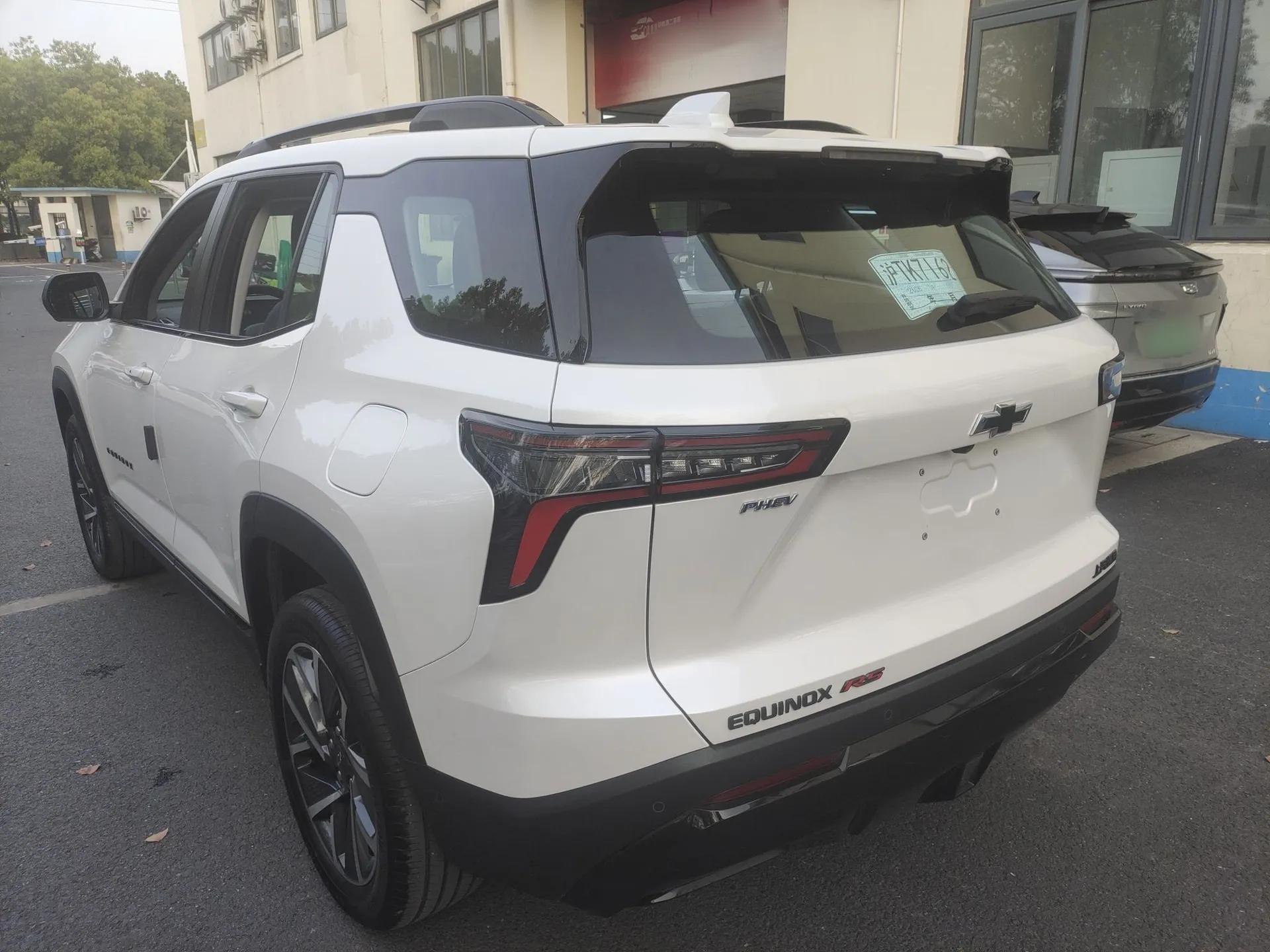 Chevrolet Equinox Plus 2024 102km RS Ultimate Edition — миниатюра 4