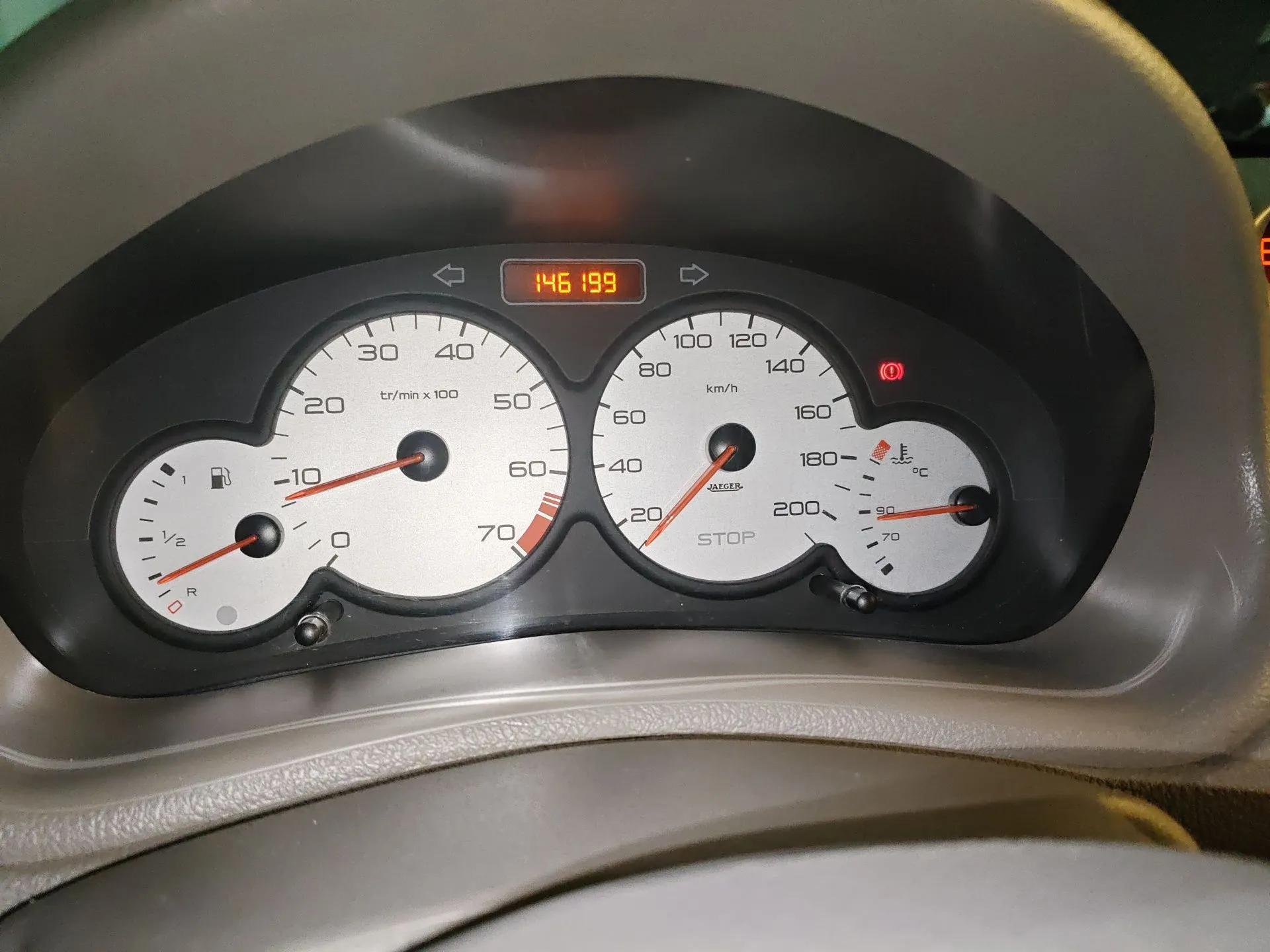 Citroen C2 2012 1.4L Manual Comfort Edition — миниатюра 13