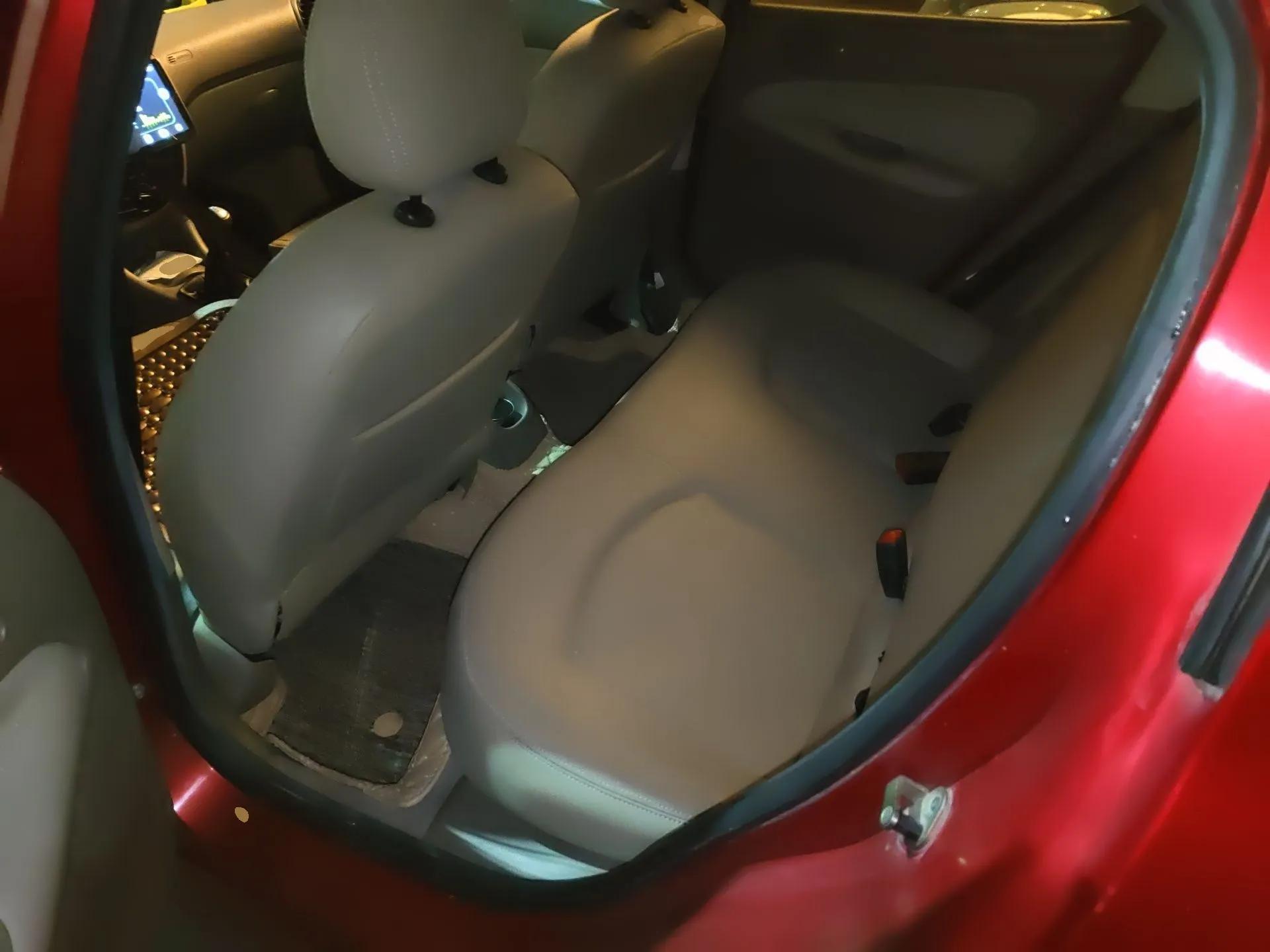 Citroen C2 2012 1.4L Manual Comfort Edition — миниатюра 18
