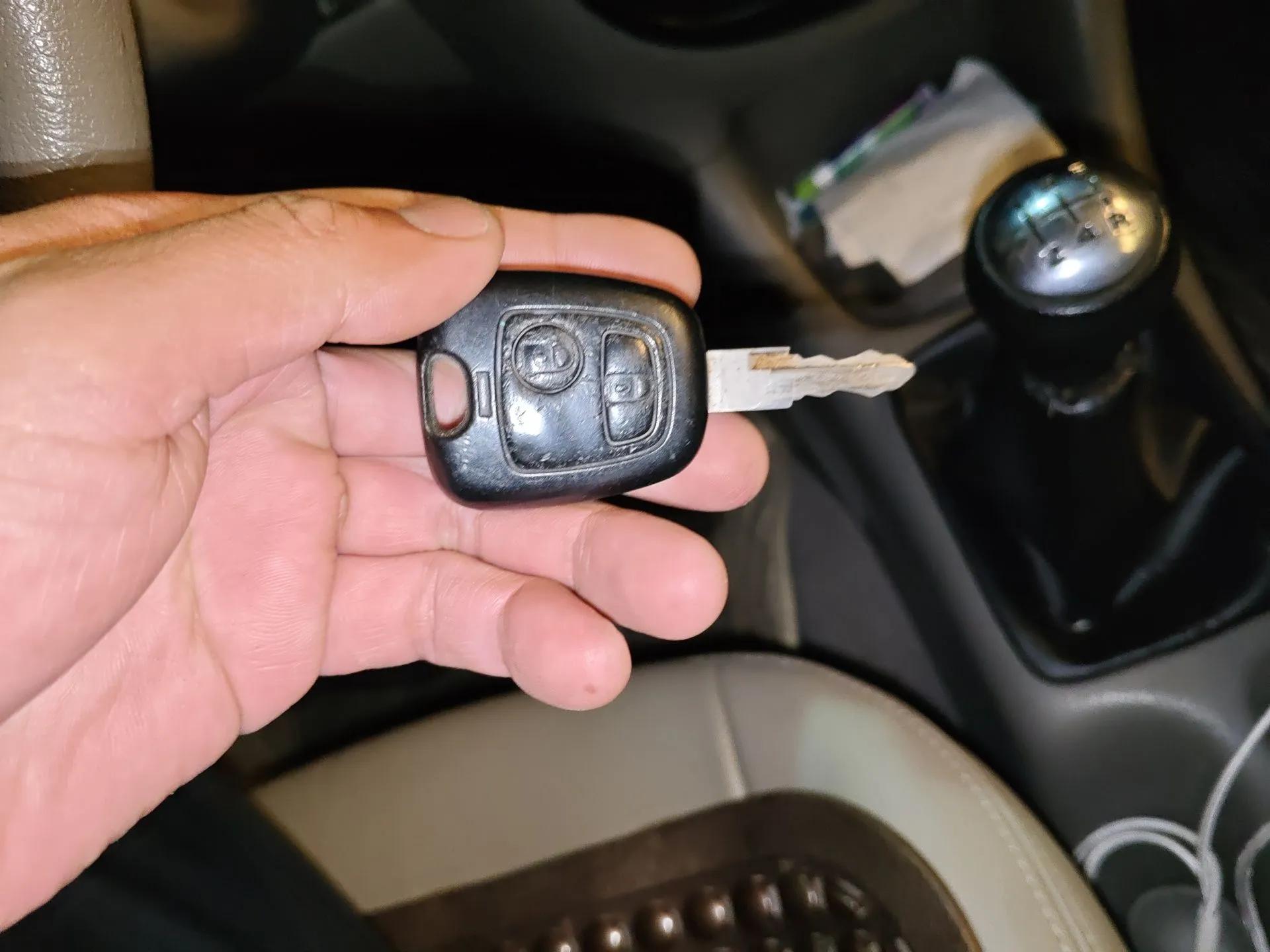 Citroen C2 2012 1.4L Manual Comfort Edition — миниатюра 9