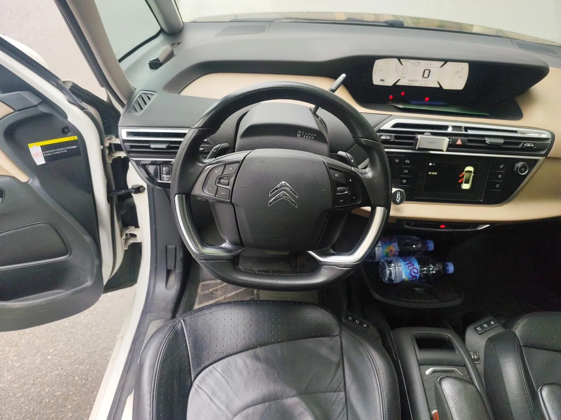 Citroen C4 Picasso 2015 1.6T Luxury 5-Seat Model — миниатюра 11