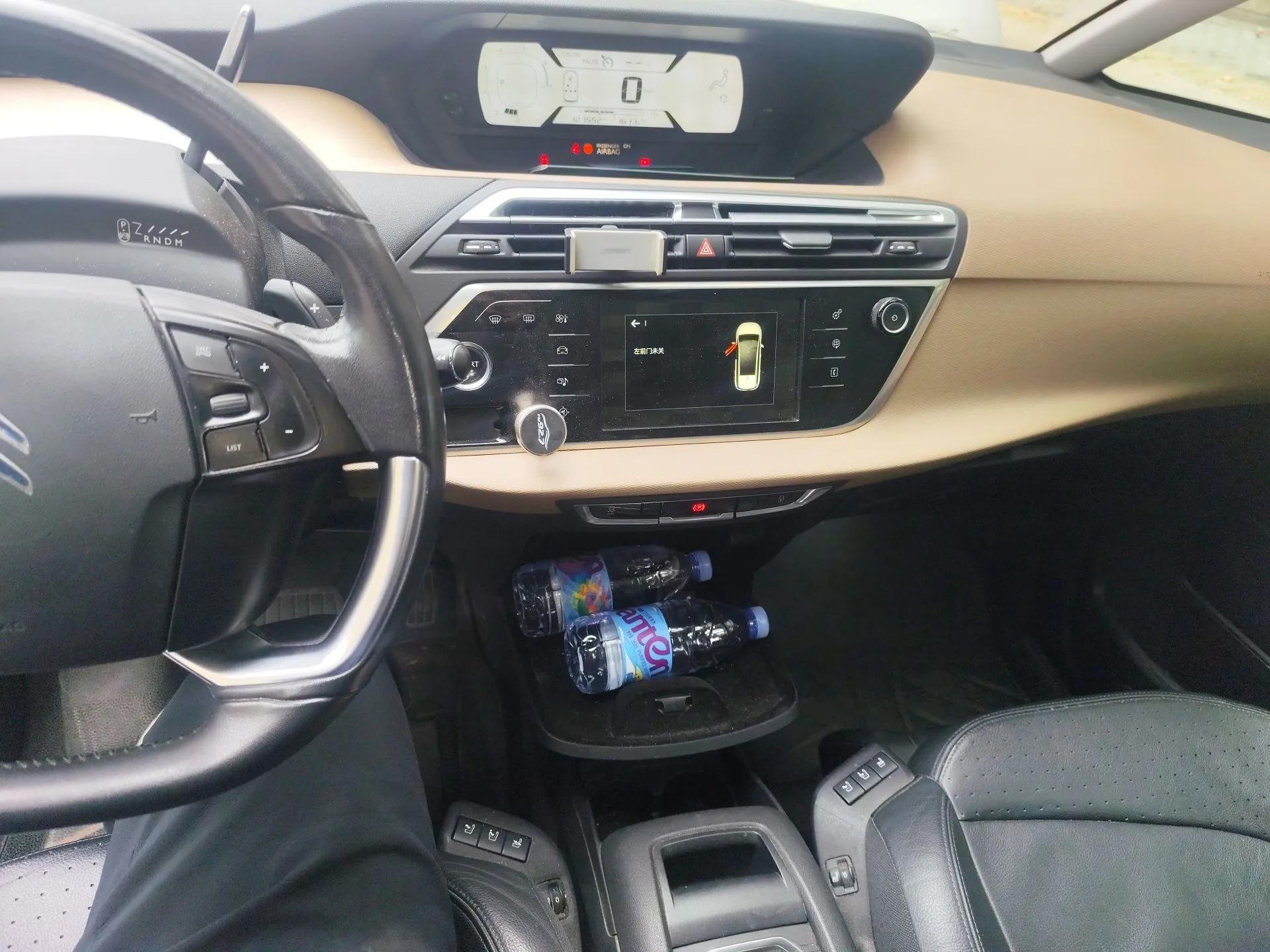 Citroen C4 Picasso 2015 1.6T Luxury 5-Seat Model — миниатюра 14