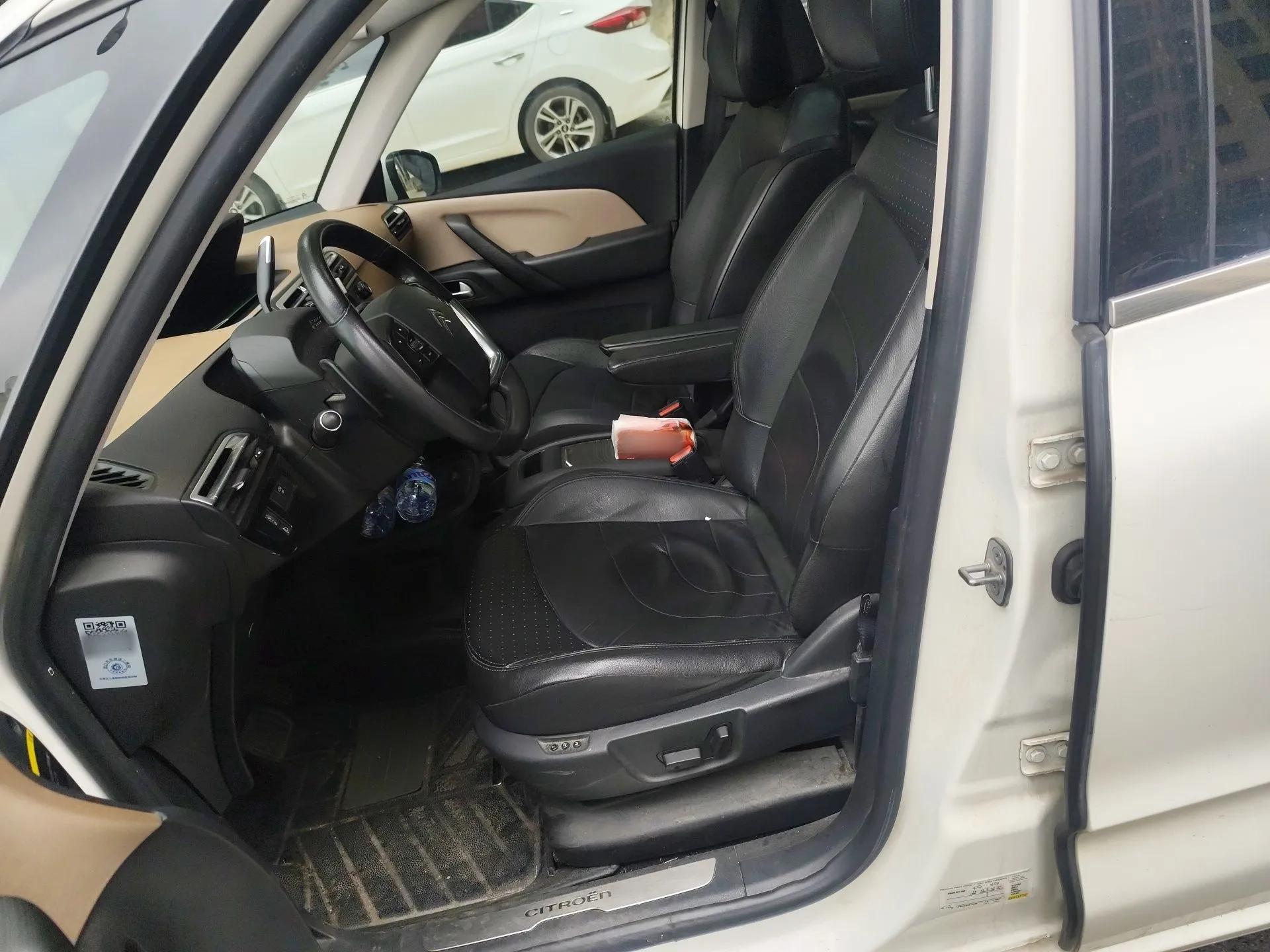 Citroen C4 Picasso 2015 1.6T Luxury 5-Seat Model — миниатюра 16