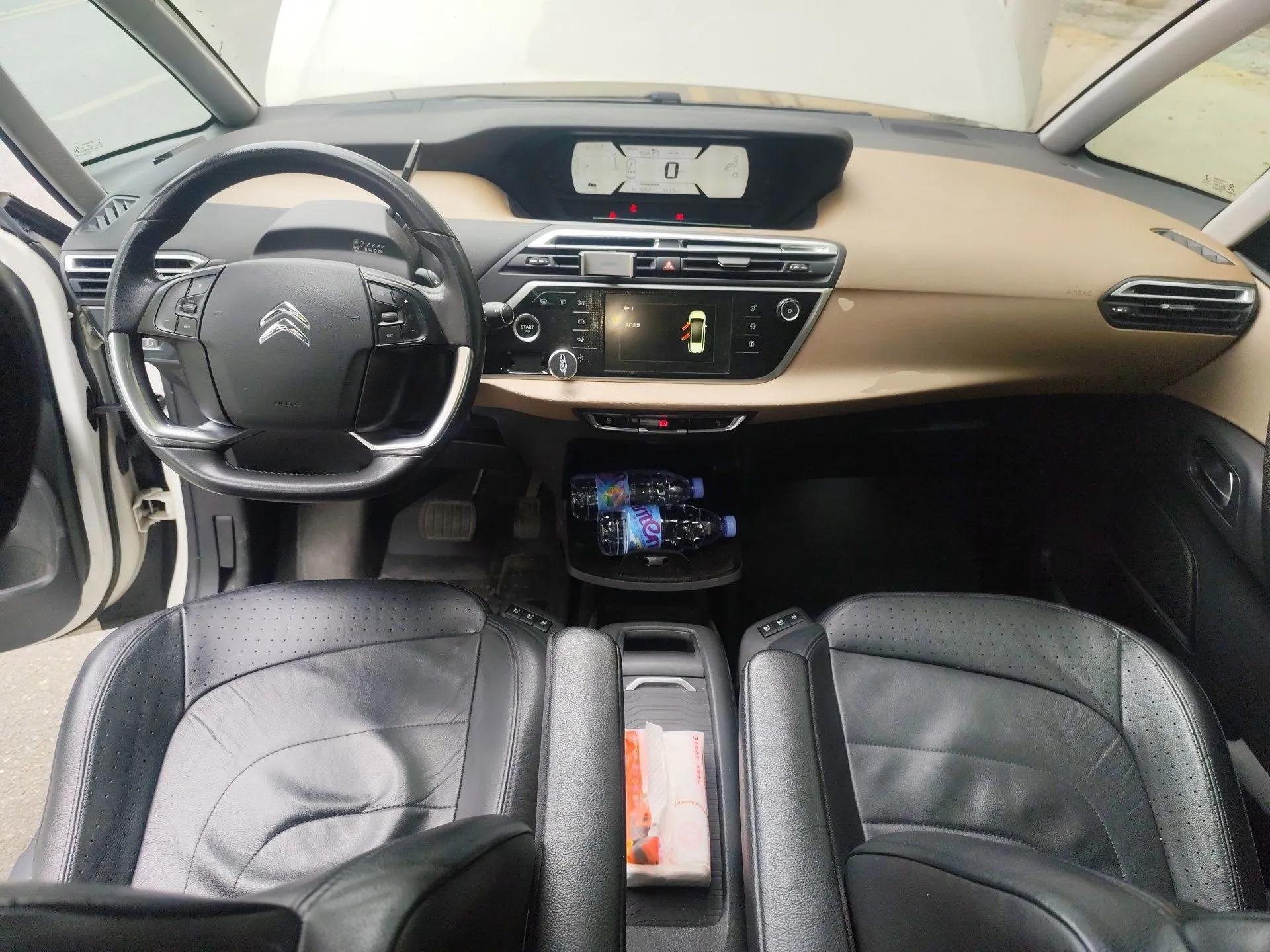 Citroen C4 Picasso 2015 1.6T Luxury 5-Seat Model — миниатюра 10