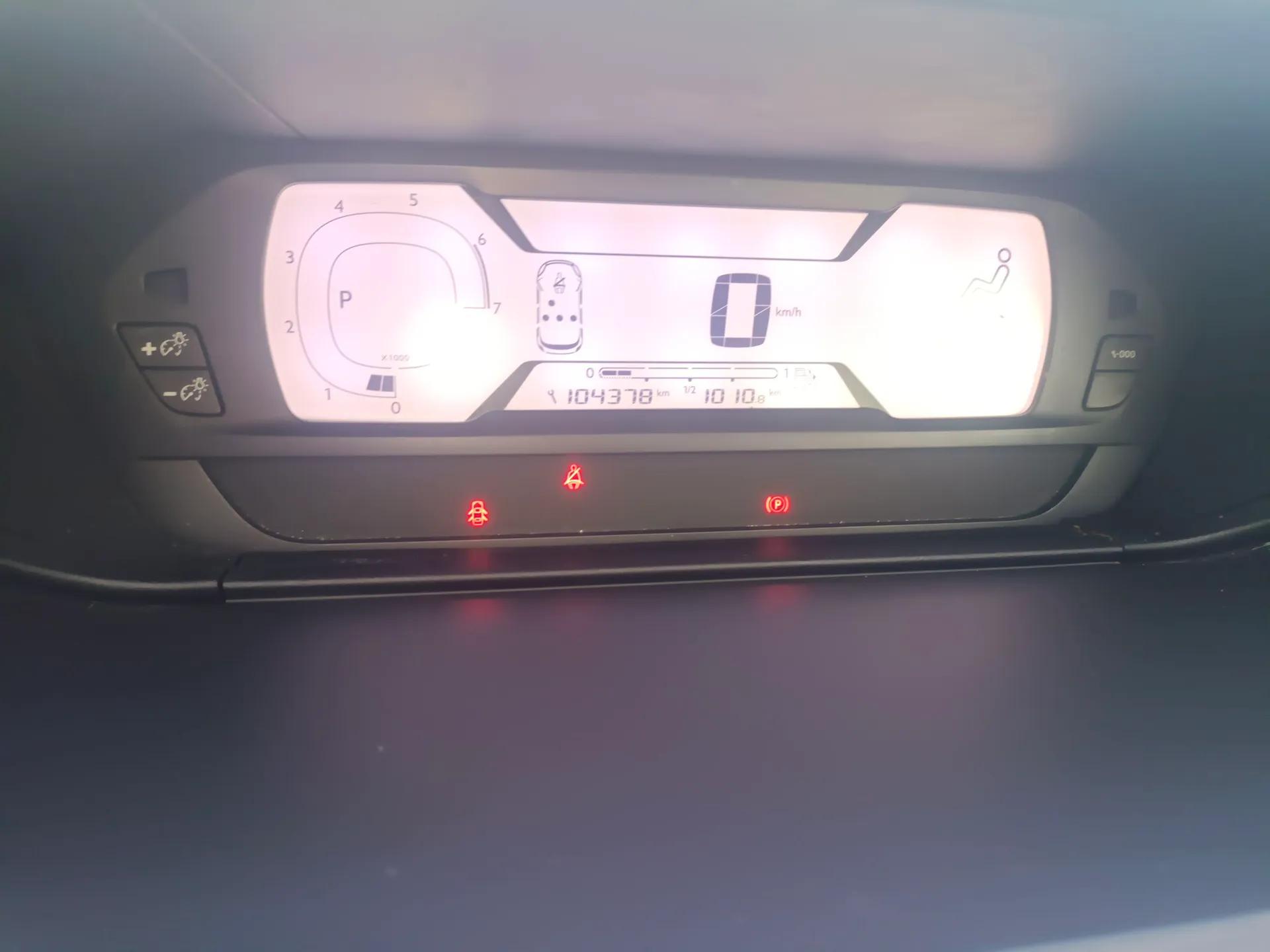 Citroen C4 Picasso 2015 1.6T Fashion Model 5 Seats — миниатюра 13