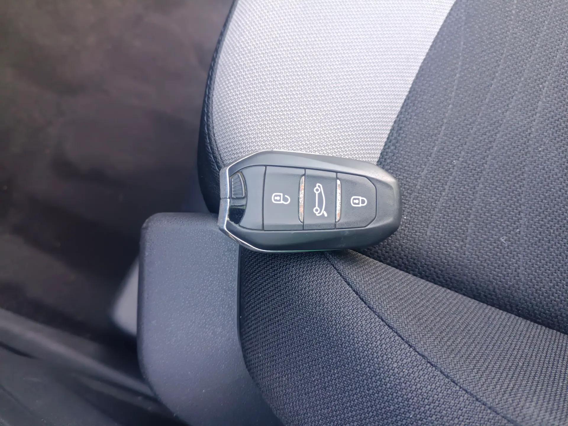 Citroen C4 Picasso 2015 1.6T Fashion Model 5 Seats — миниатюра 19