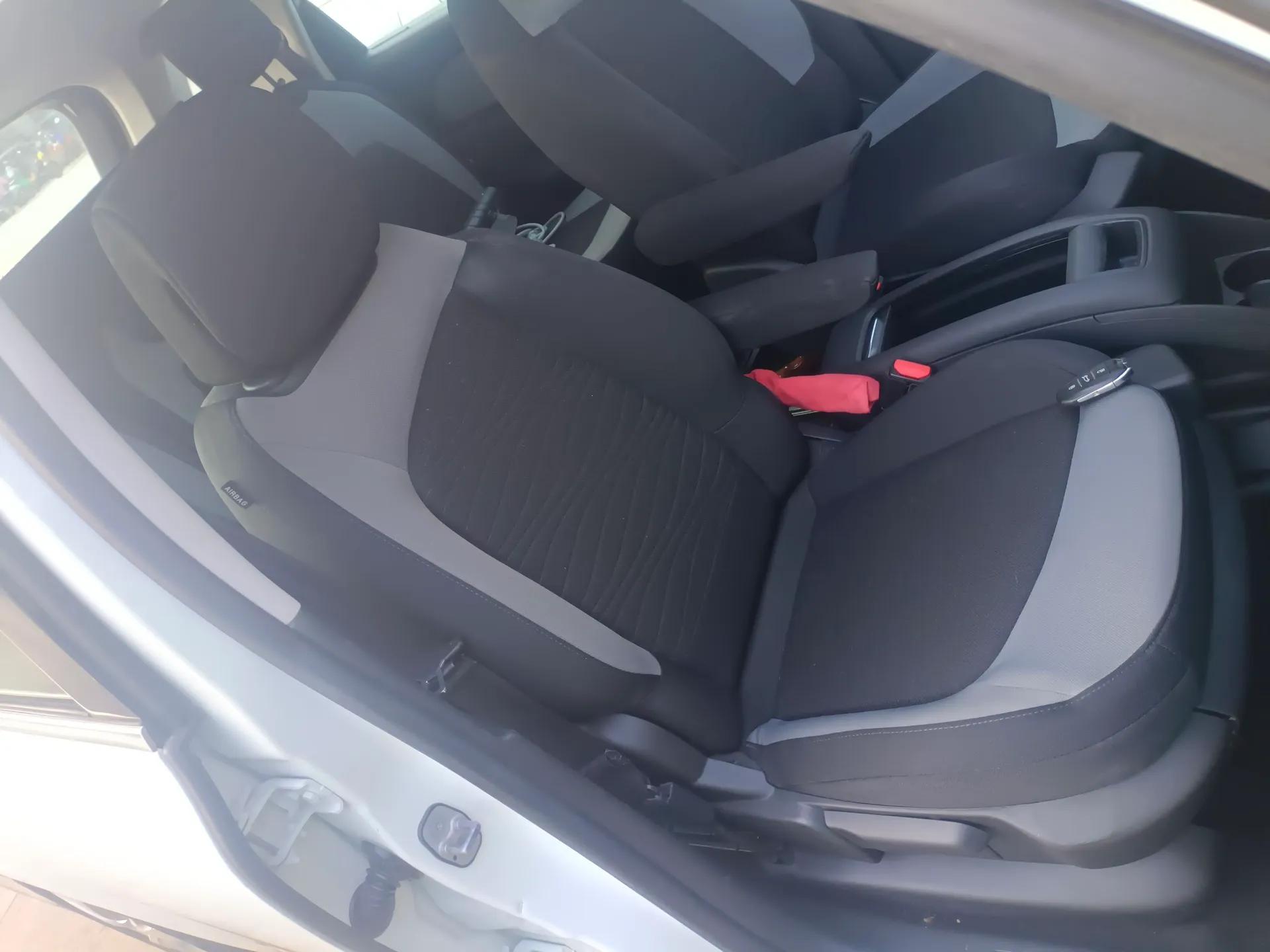Citroen C4 Picasso 2015 1.6T Fashion Model 5 Seats — миниатюра 23