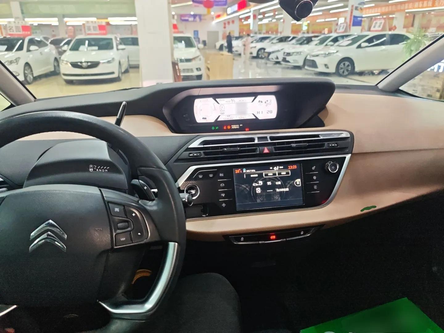 Citroen C4 Picasso 2015 Grand 1.6T Luxury 7-Seater — миниатюра 12