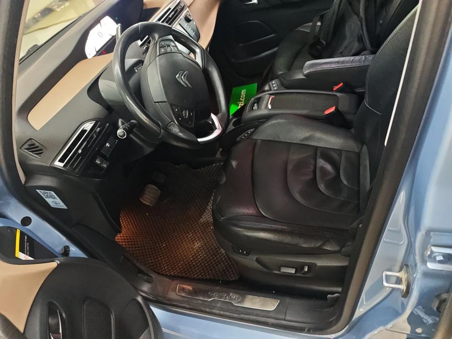 Citroen C4 Picasso 2015 Grand 1.6T Luxury 7-Seater — миниатюра 17