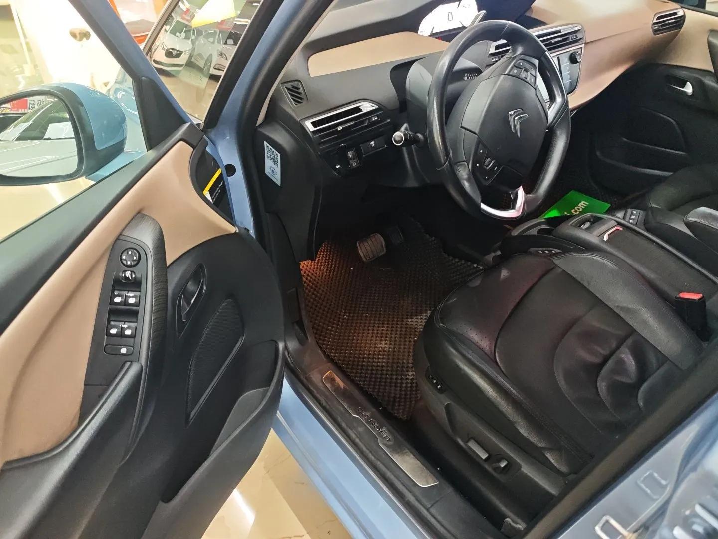 Citroen C4 Picasso 2015 Grand 1.6T Luxury 7-Seater — миниатюра 18