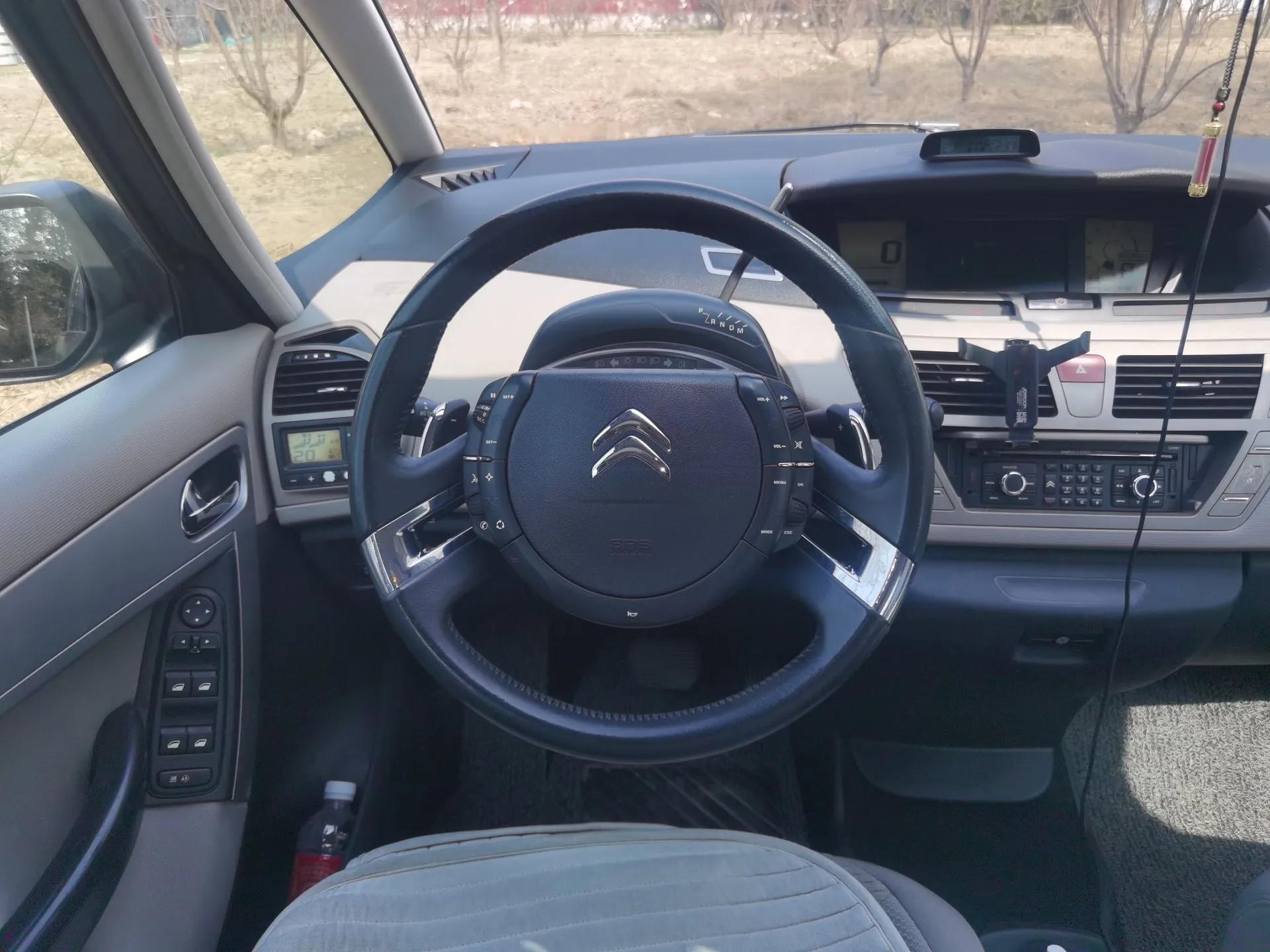 Citroen C4 Picasso 2009 Grand 2.0L Comfort Model — миниатюра 11