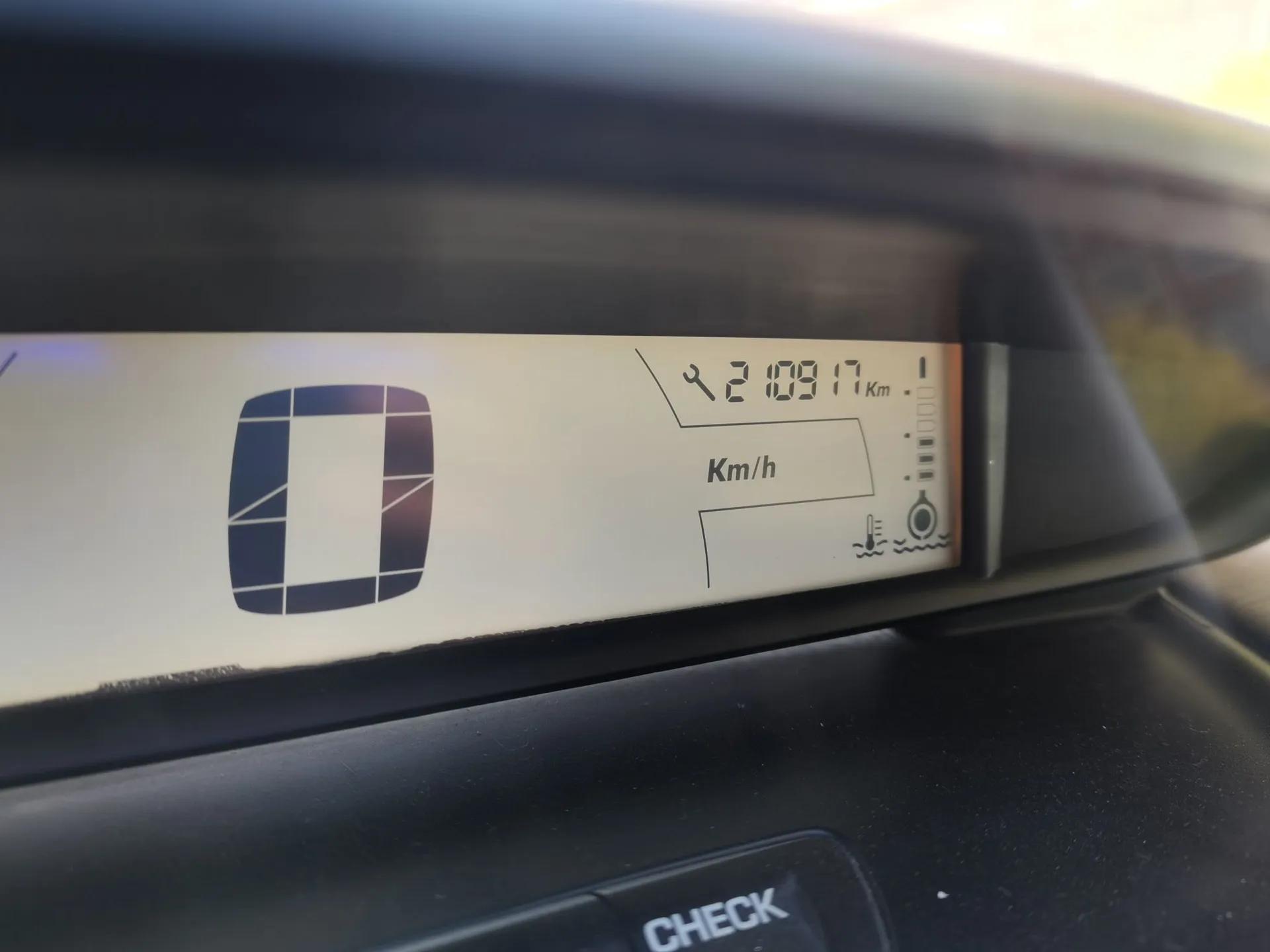 Citroen C-Triomphe 2006 2.0L Manual Luxury Version — миниатюра 13