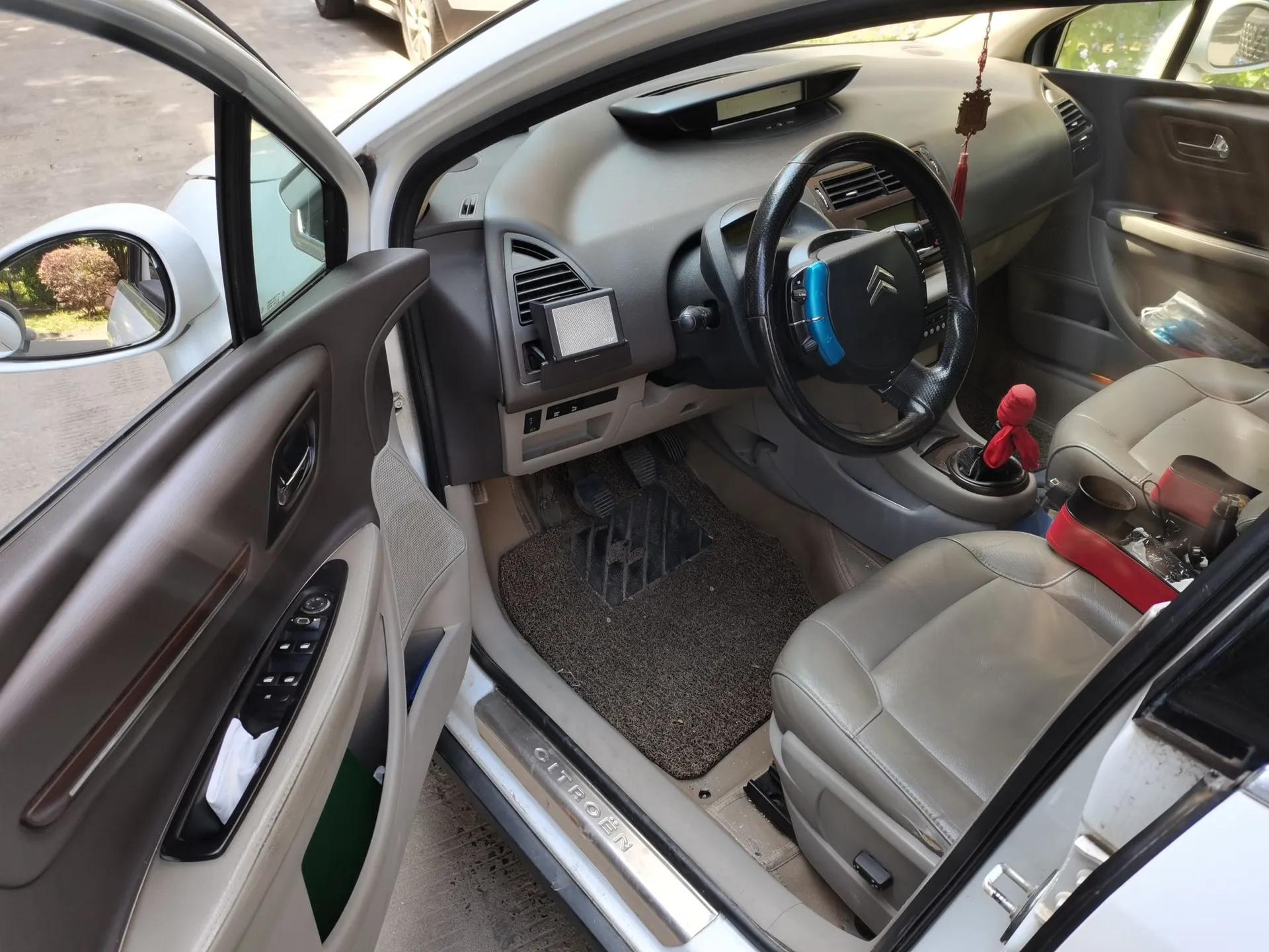 Citroen C-Triomphe 2006 2.0L Manual Luxury Version — миниатюра 17