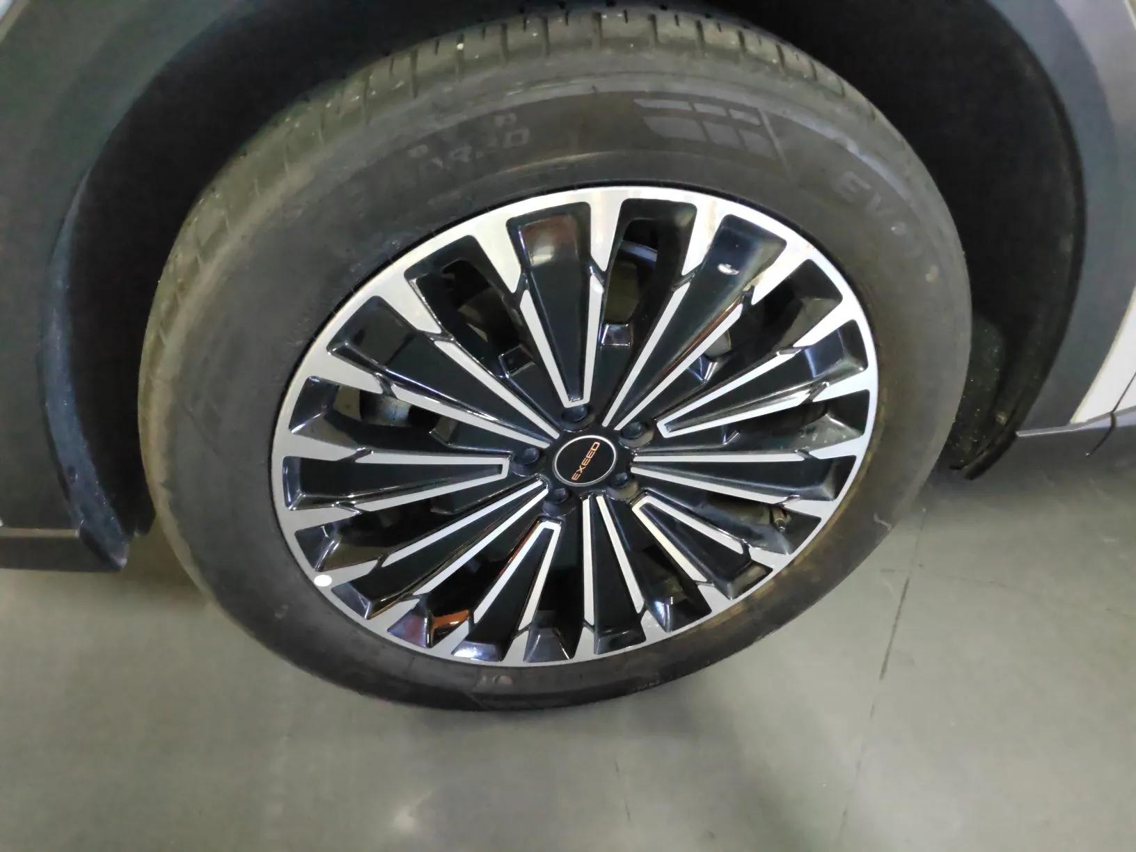 EXEED Stellar C-DM 2024 1.5T Long-Range Pro — миниатюра 8