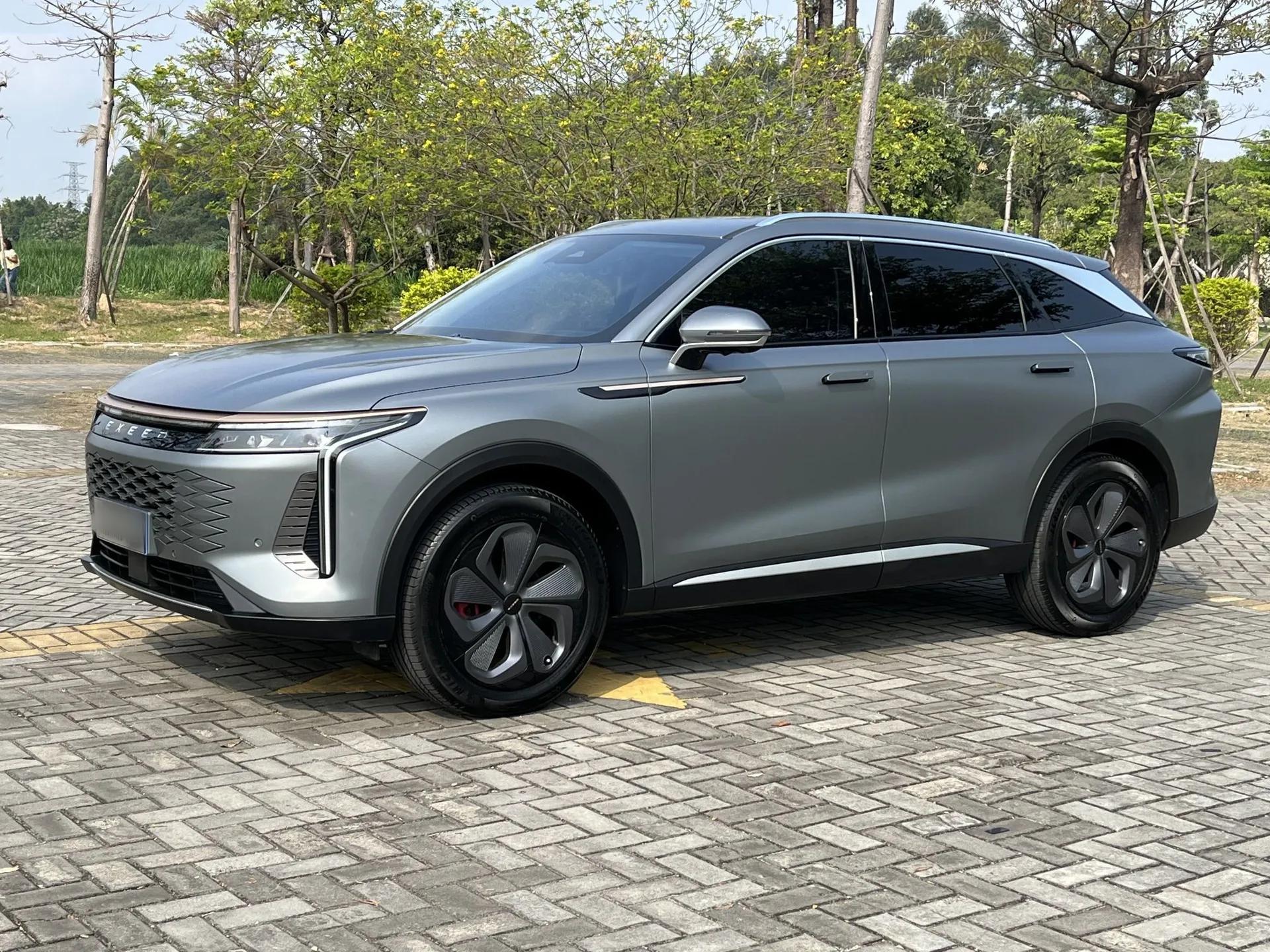 EXEED Stellar 2023 400T Two-Wheel Drive Luxury Edition — миниатюра 1
