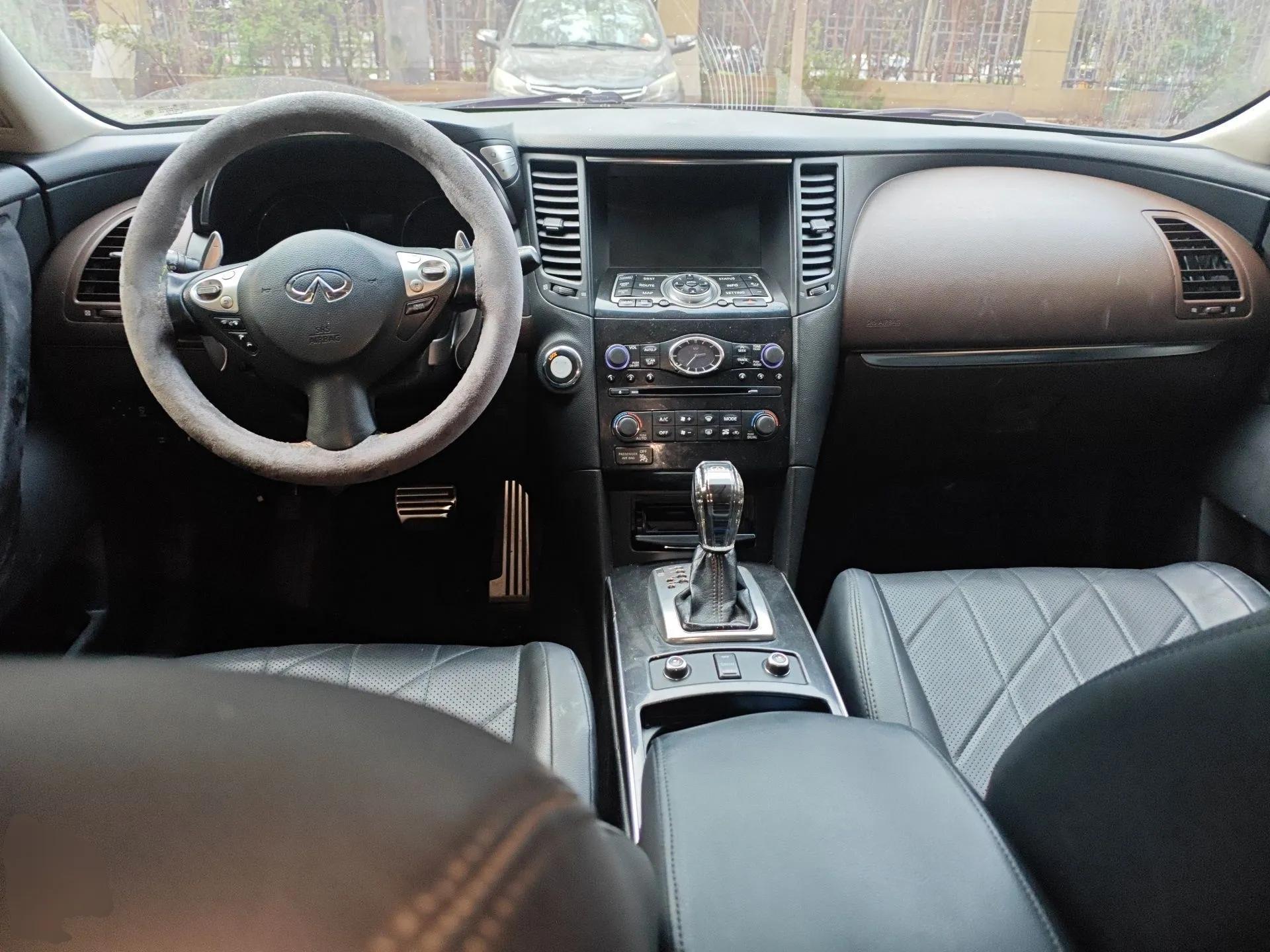 Infiniti FX 2011 FX35 Supreme Edition — миниатюра 10