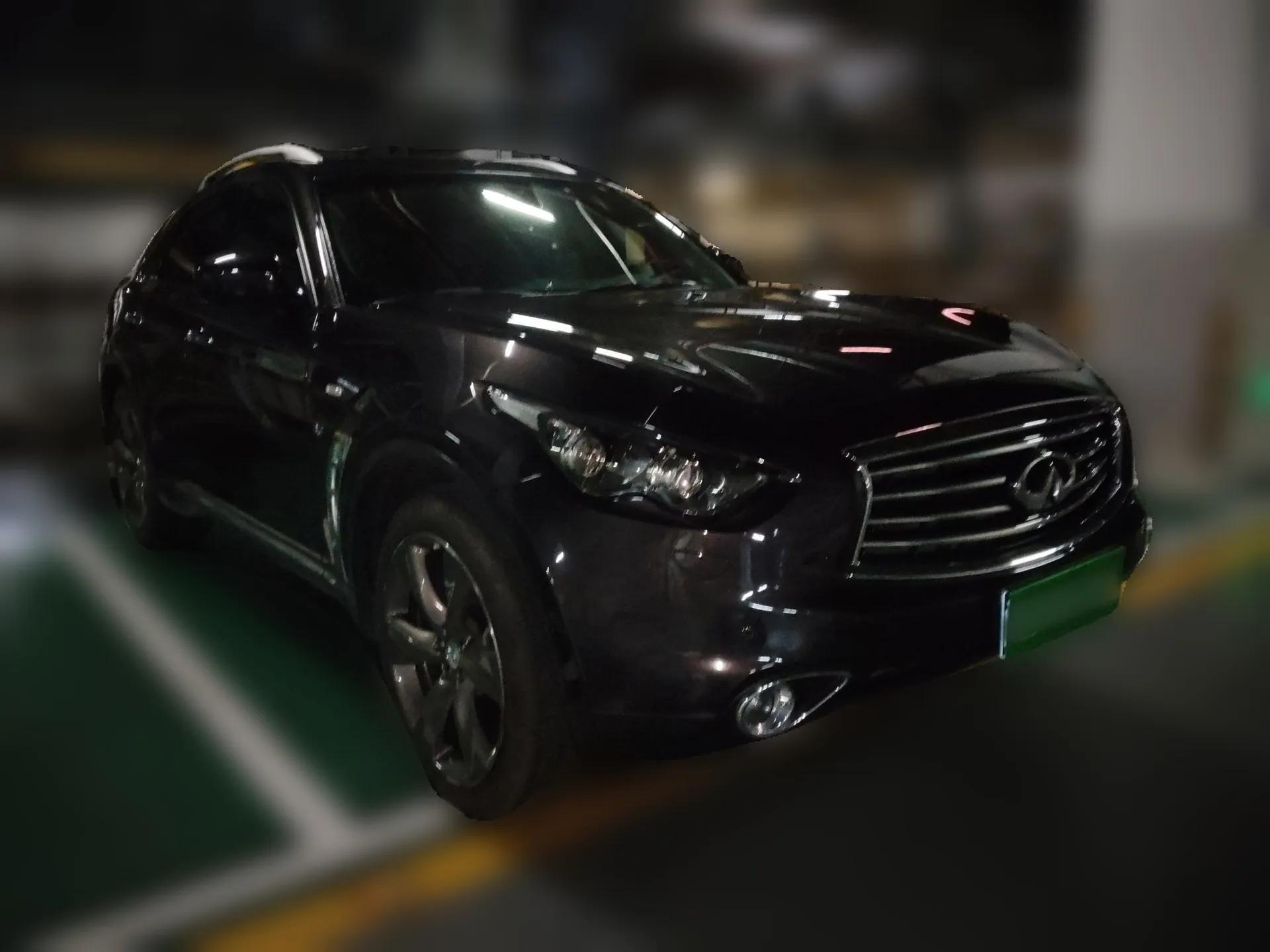 Infiniti QX70 2013 3.7L Standard Edition — миниатюра 3