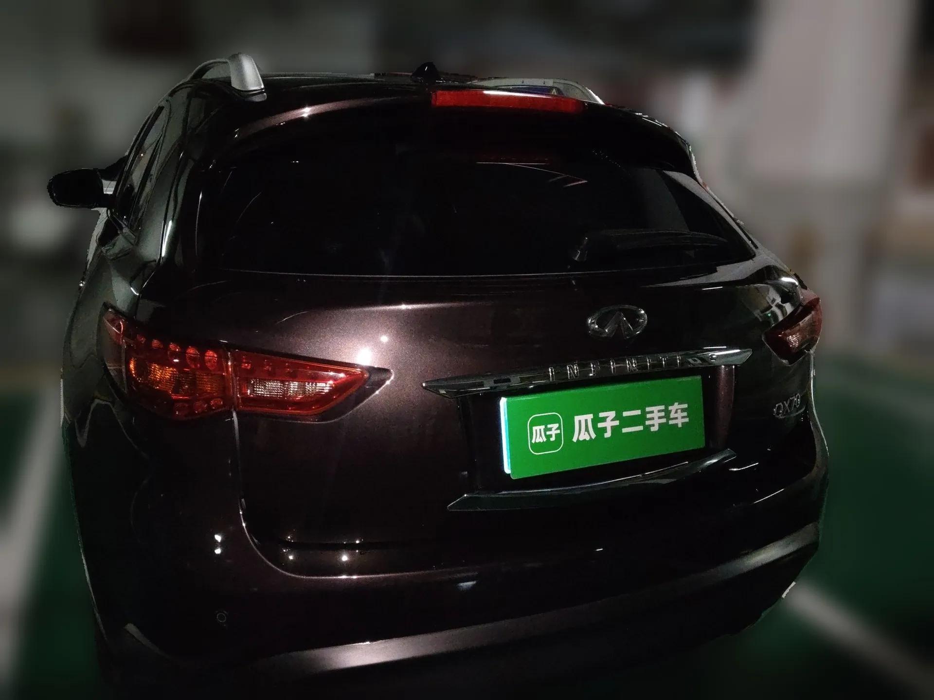 Infiniti QX70 2013 3.7L Standard Edition — миниатюра 5