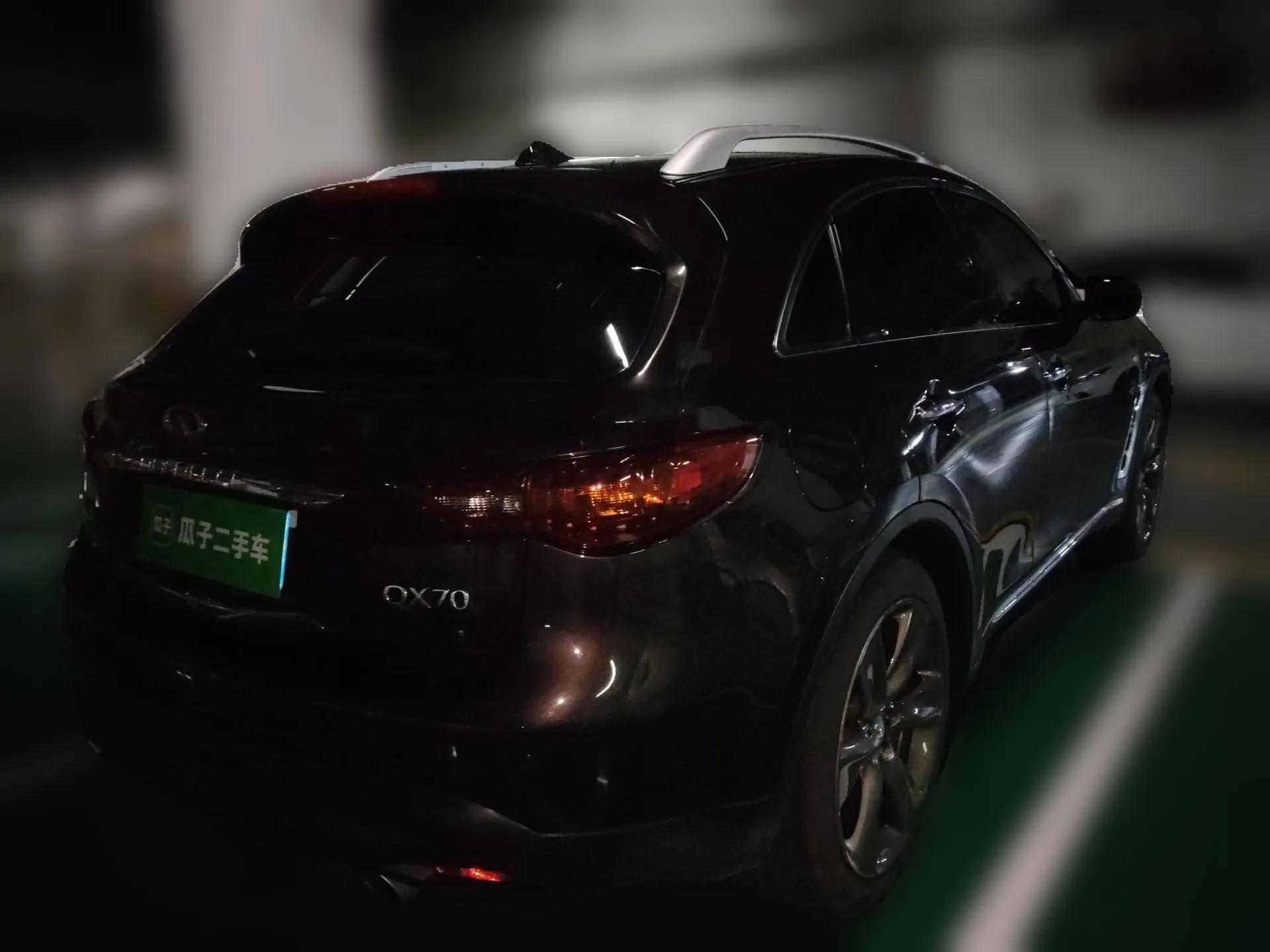 Infiniti QX70 2013 3.7L Standard Edition — миниатюра 6