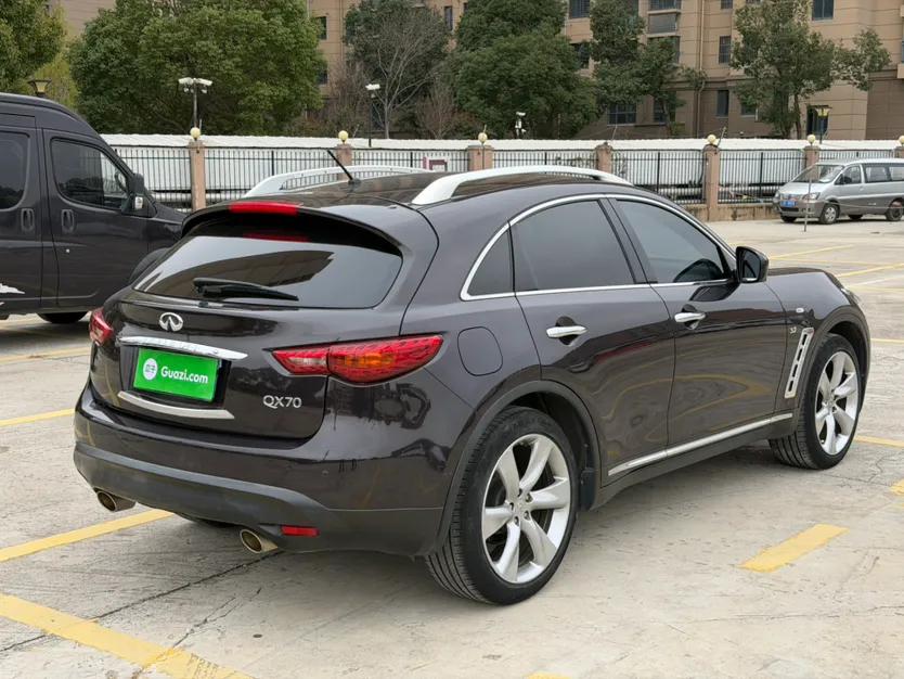 Infiniti QX70 2013 3.7L Standard Edition — миниатюра 13