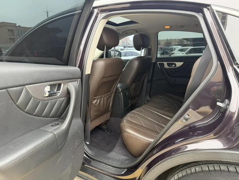Infiniti QX70 2013 3.7L Standard Edition — миниатюра 24