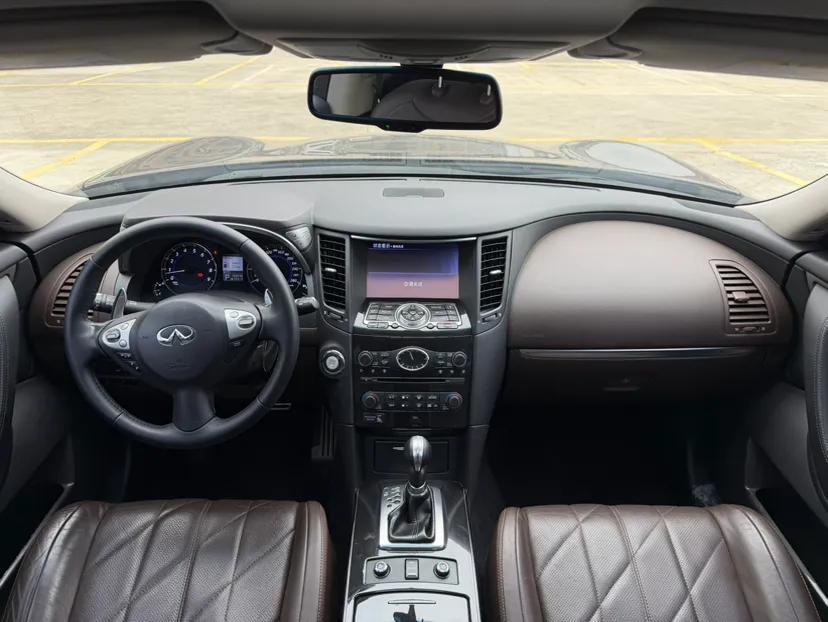 Infiniti QX70 2013 3.7L Standard Edition — миниатюра 29