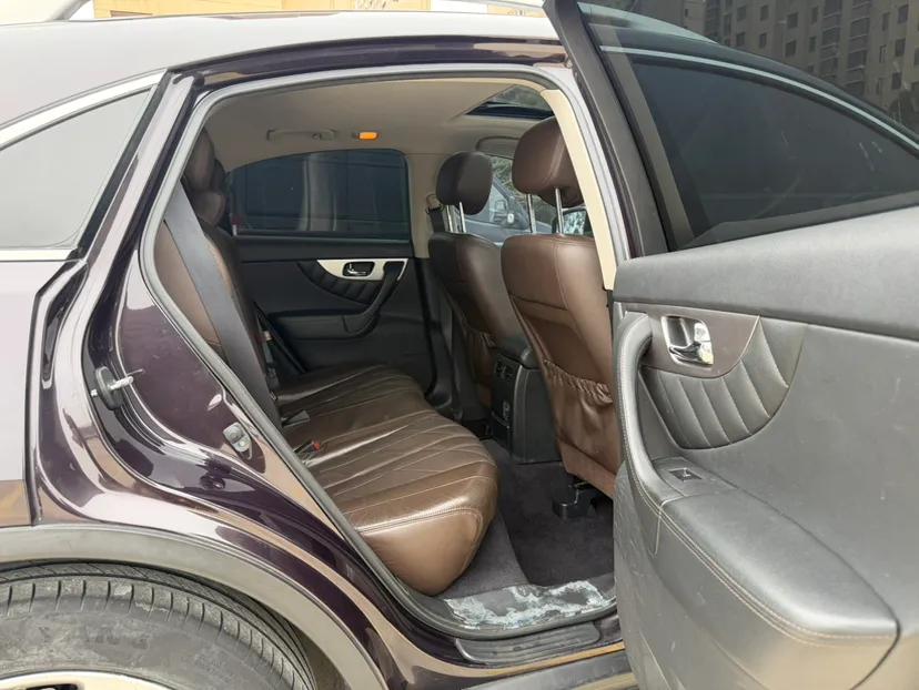 Infiniti QX70 2013 3.7L Standard Edition — миниатюра 30