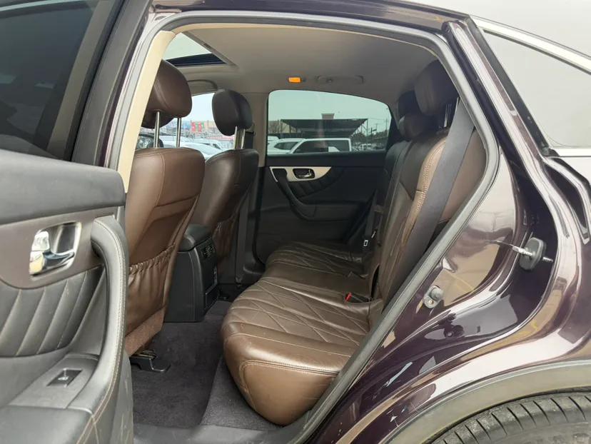 Infiniti QX70 2013 3.7L Standard Edition — миниатюра 34