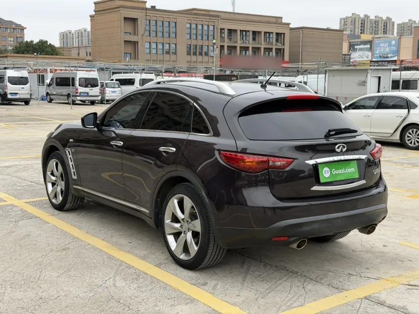 Infiniti QX70 2013 3.7L Standard Edition — миниатюра 6