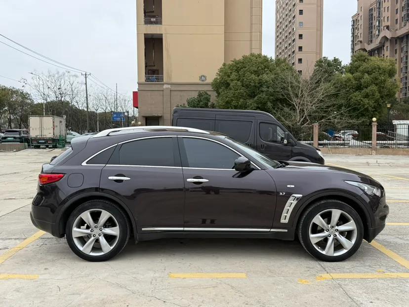 Infiniti QX70 2013 3.7L Standard Edition — миниатюра 8