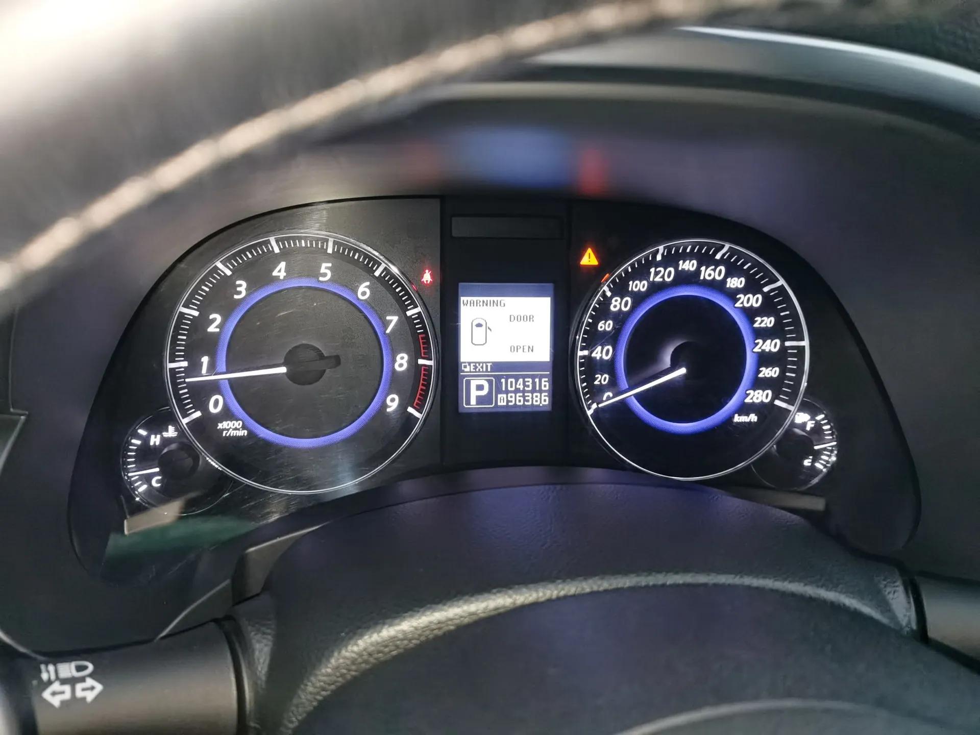 Infiniti QX70 2013 3.7L Standard Edition — миниатюра 15