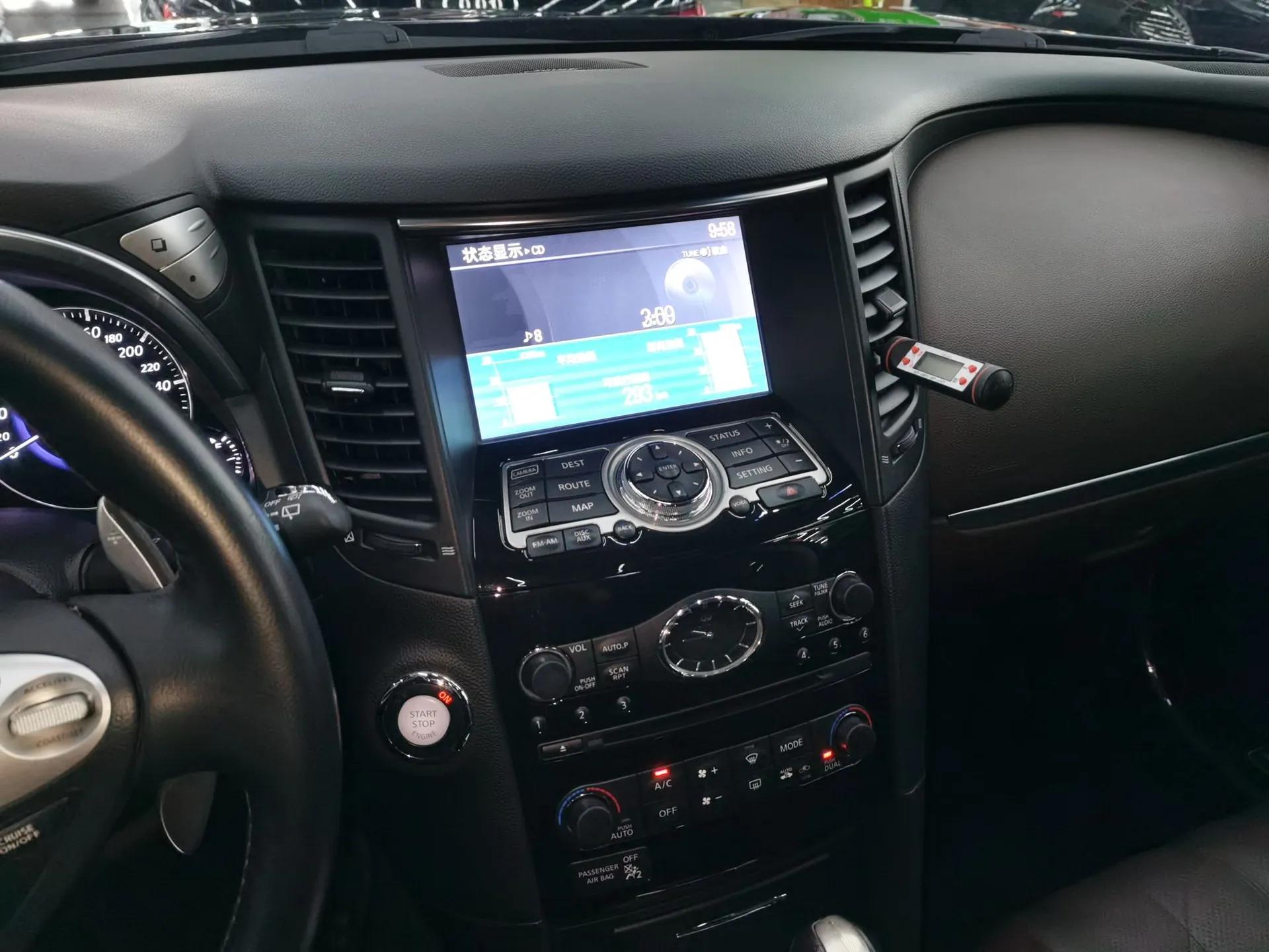 Infiniti QX70 2013 3.7L Standard Edition — миниатюра 16