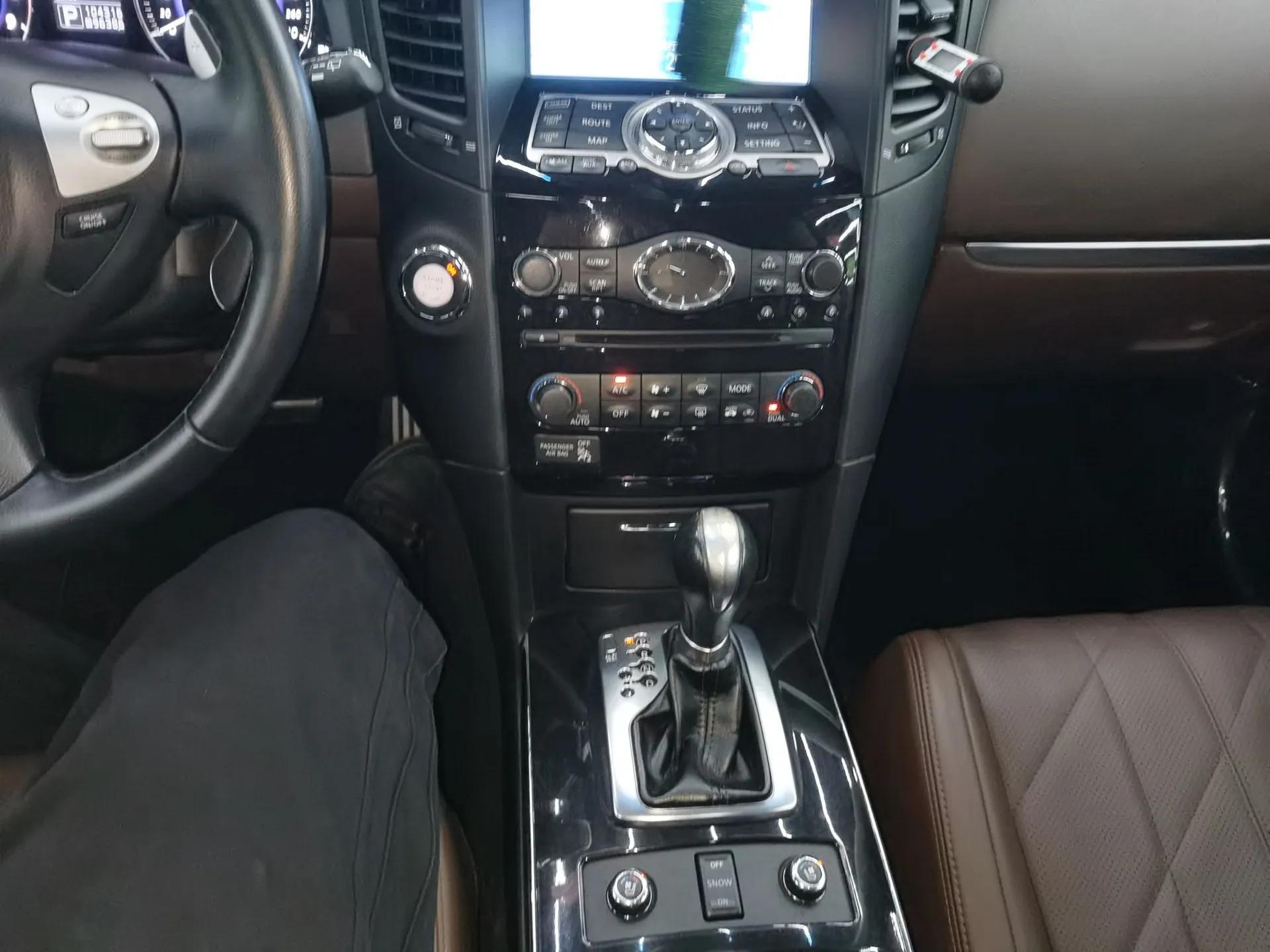 Infiniti QX70 2013 3.7L Standard Edition — миниатюра 17