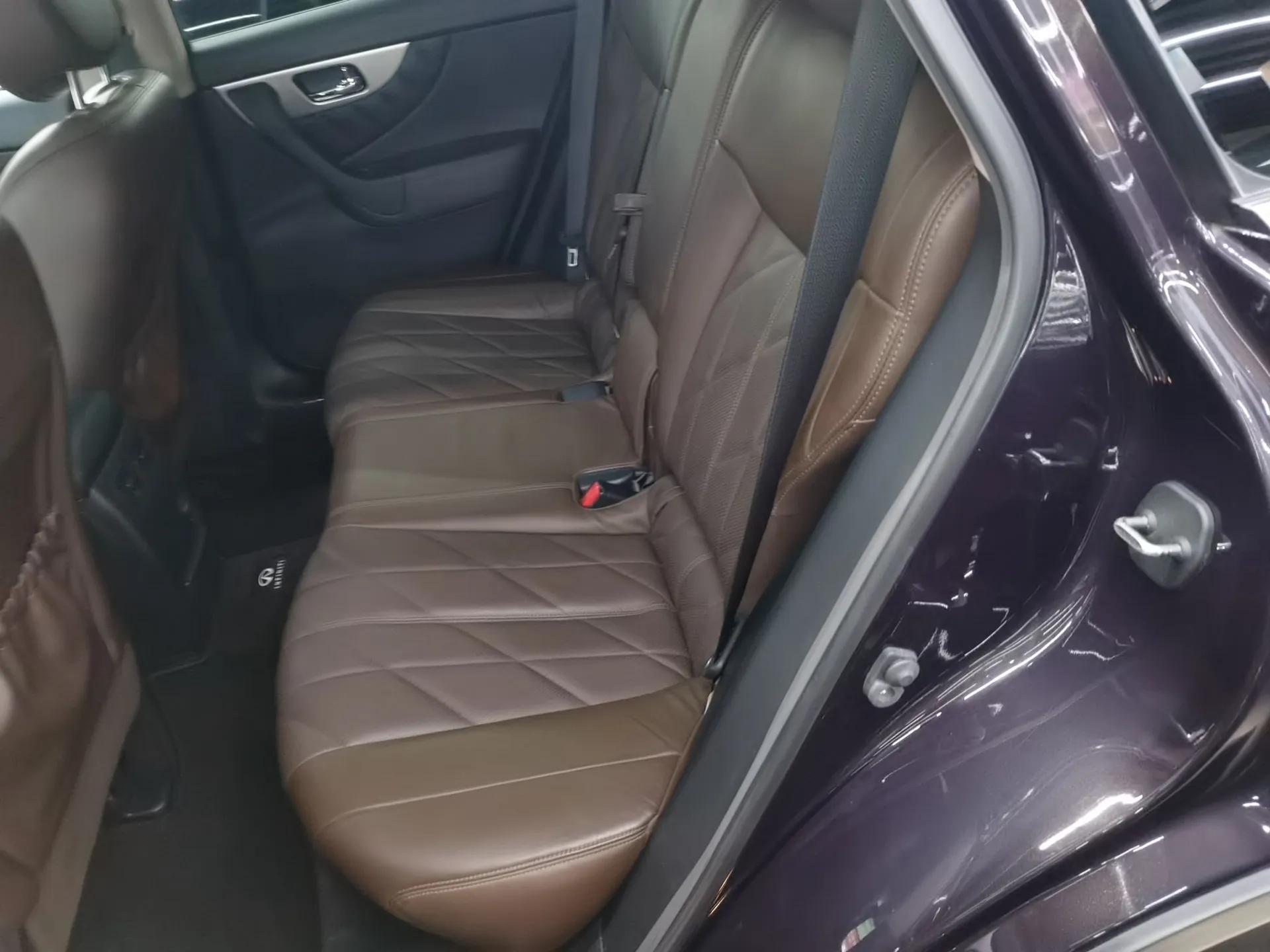 Infiniti QX70 2013 3.7L Standard Edition — миниатюра 20