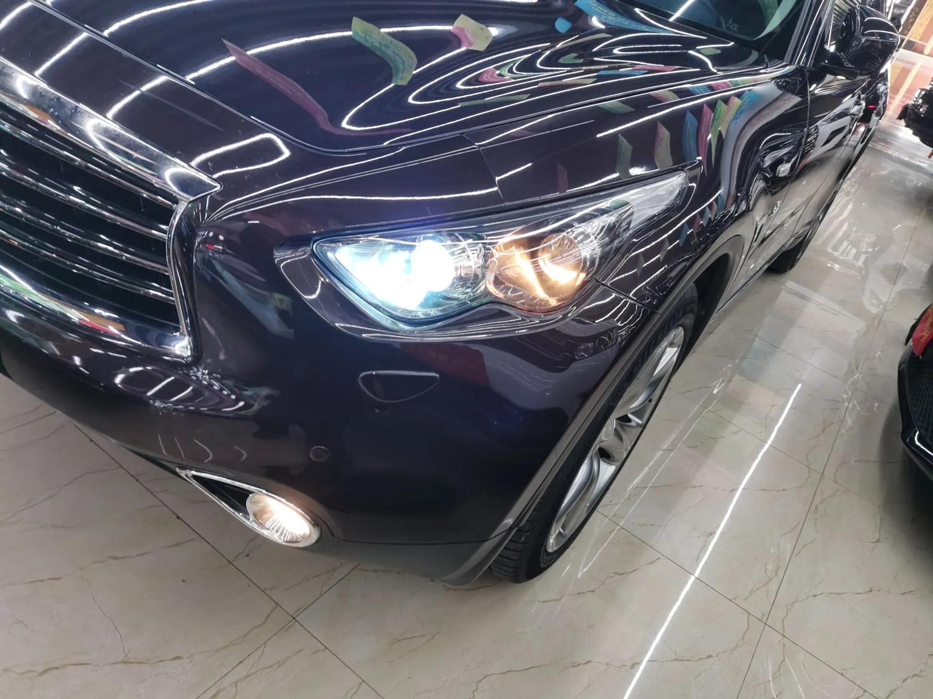 Infiniti QX70 2013 3.7L Standard Edition — миниатюра 9